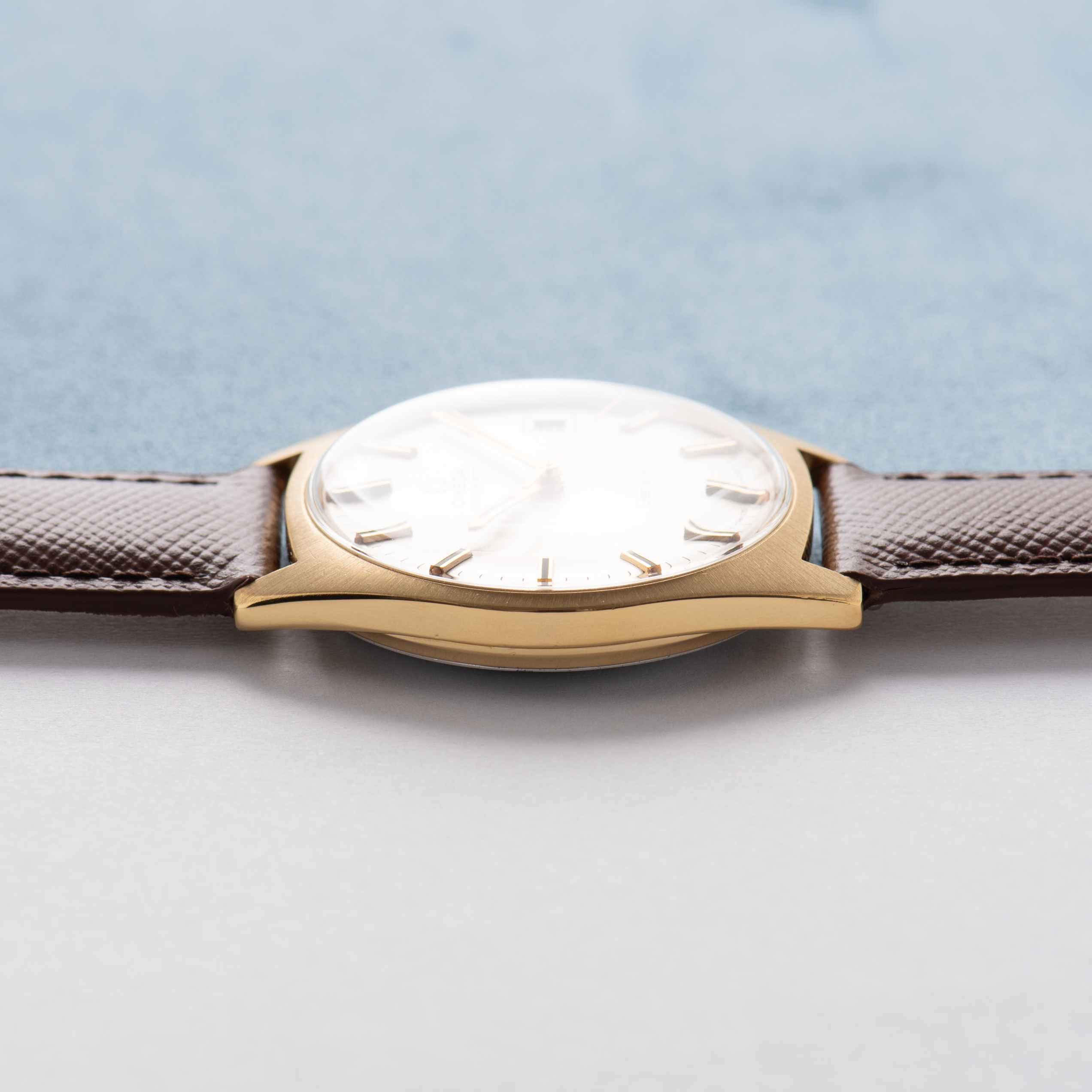 Vue de Omega Automatic Genève Silver Dial GoldPlated Réf 166.041 from 1969
