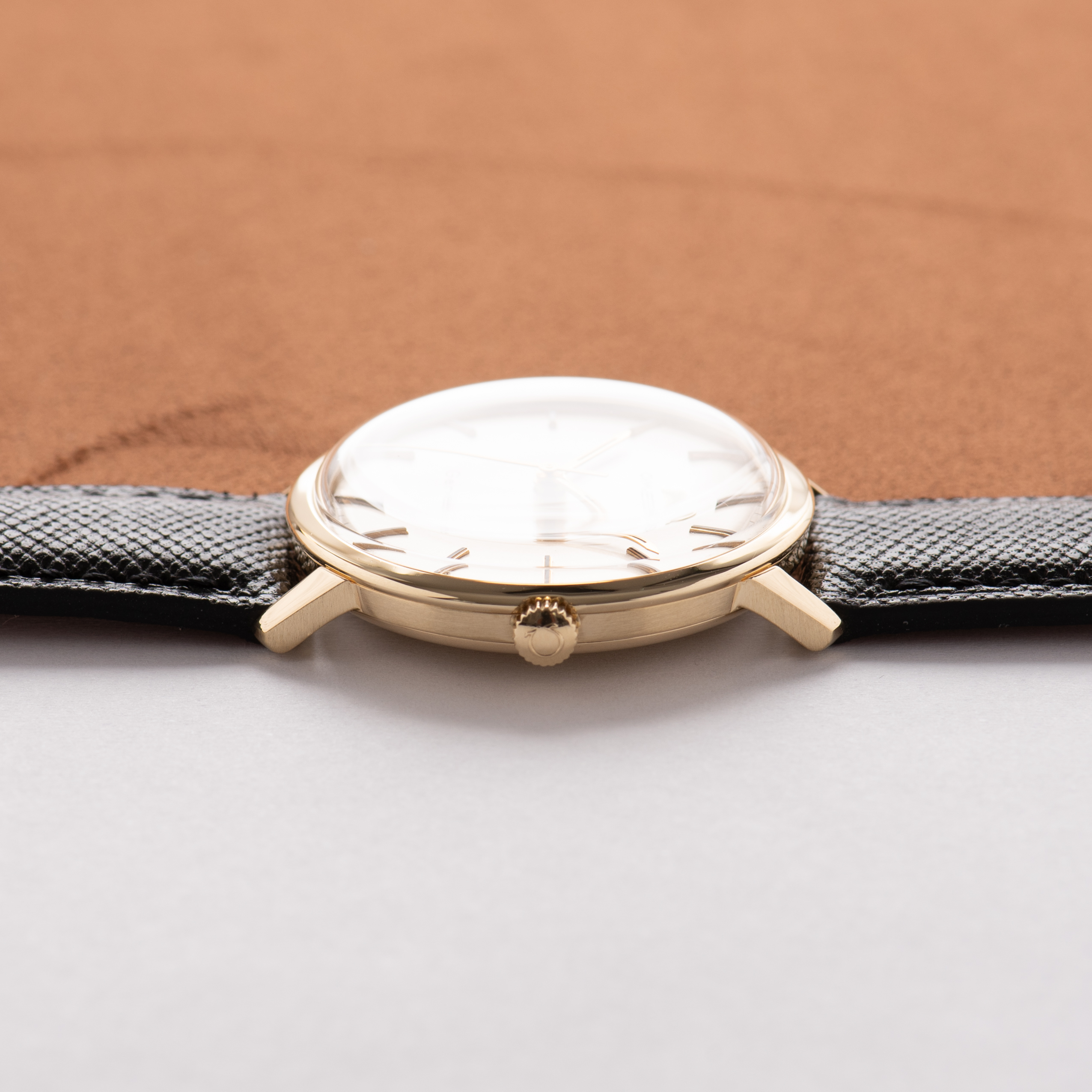 Vue de Omega Genève Dress Watch 14K Yellow Gold With Box Réf 131.021SP from 1969