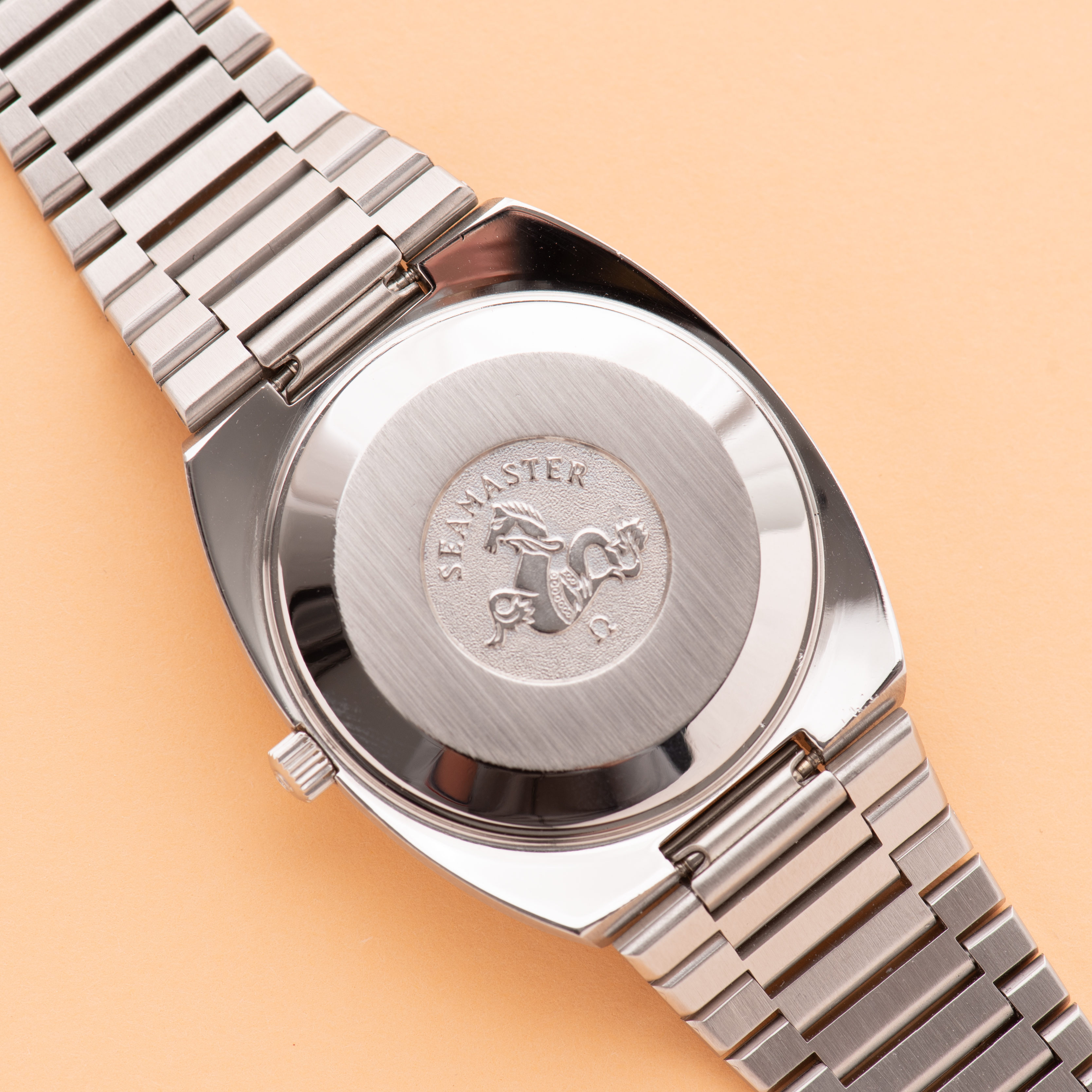 View of Omega Seamaster Automatic from 1977 réf 166.0207