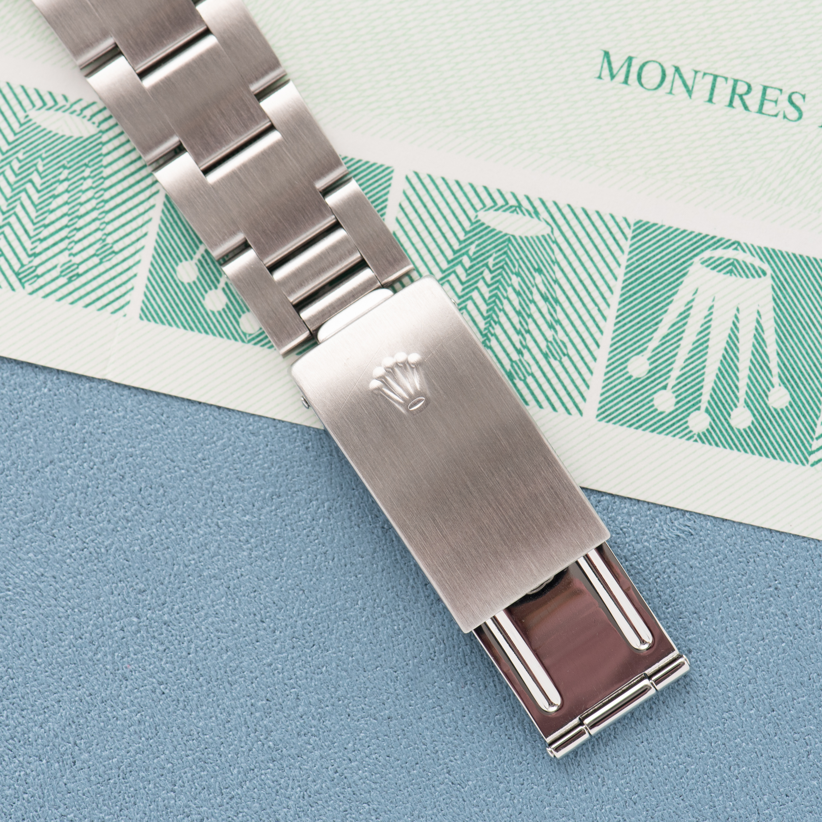 Zicht op Rolex Oyster Perpetual Silver Dial Réf 77080 Full set from 2005