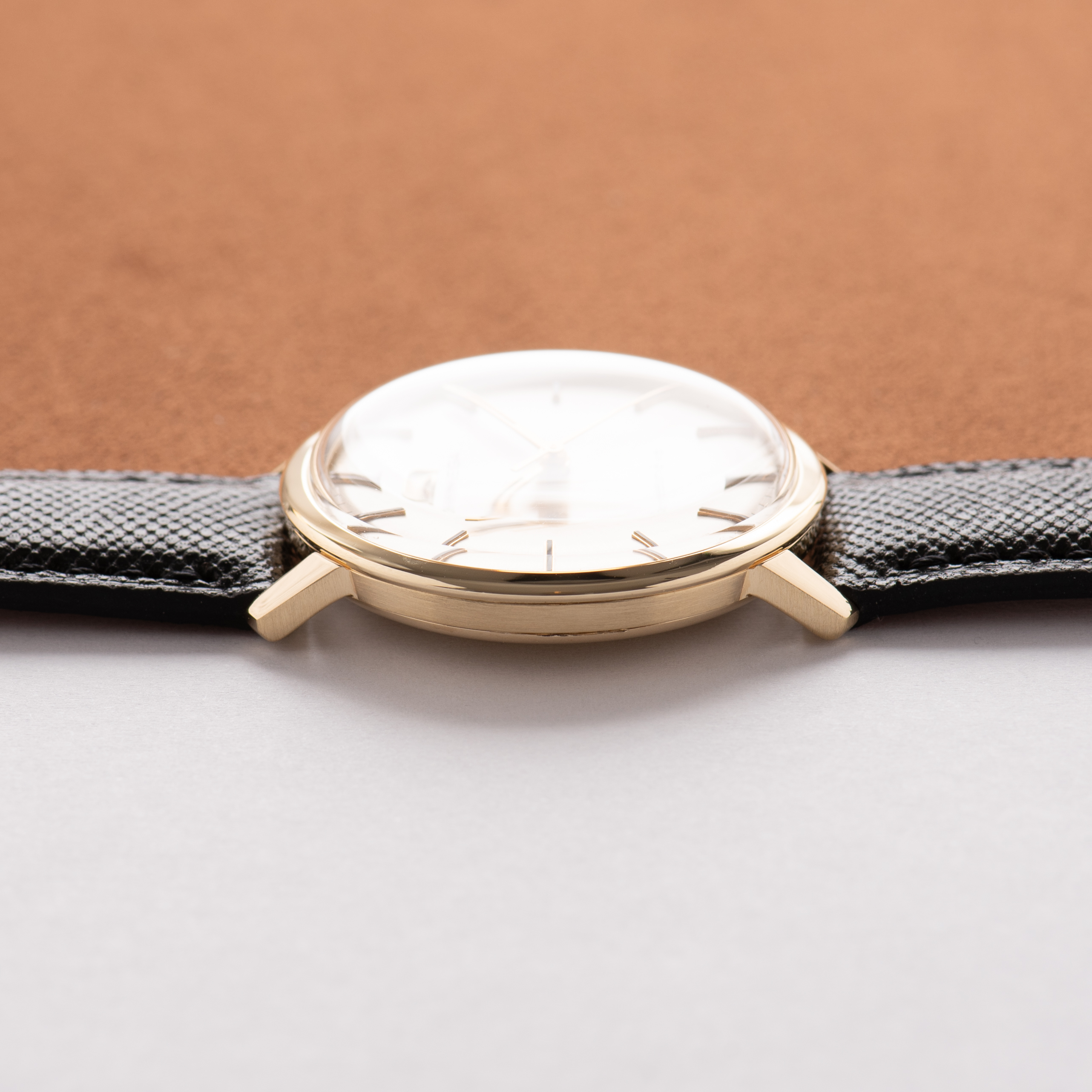 Vue de Omega Genève Dress Watch 14K Yellow Gold With Box Réf 131.021SP from 1969