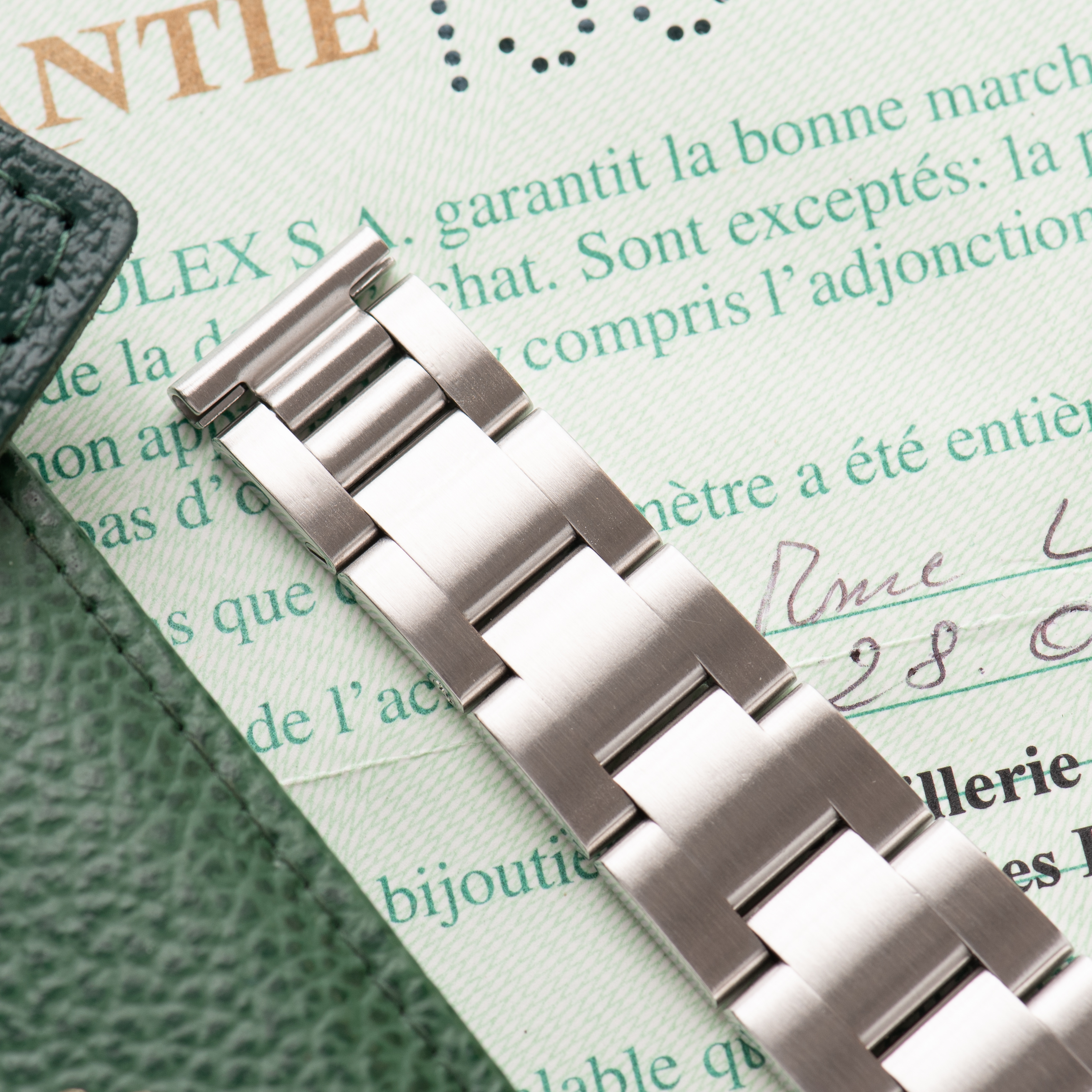 Vue de Rolex Oyster Datejust 31mm Black Dial Réf 78274 With Papers