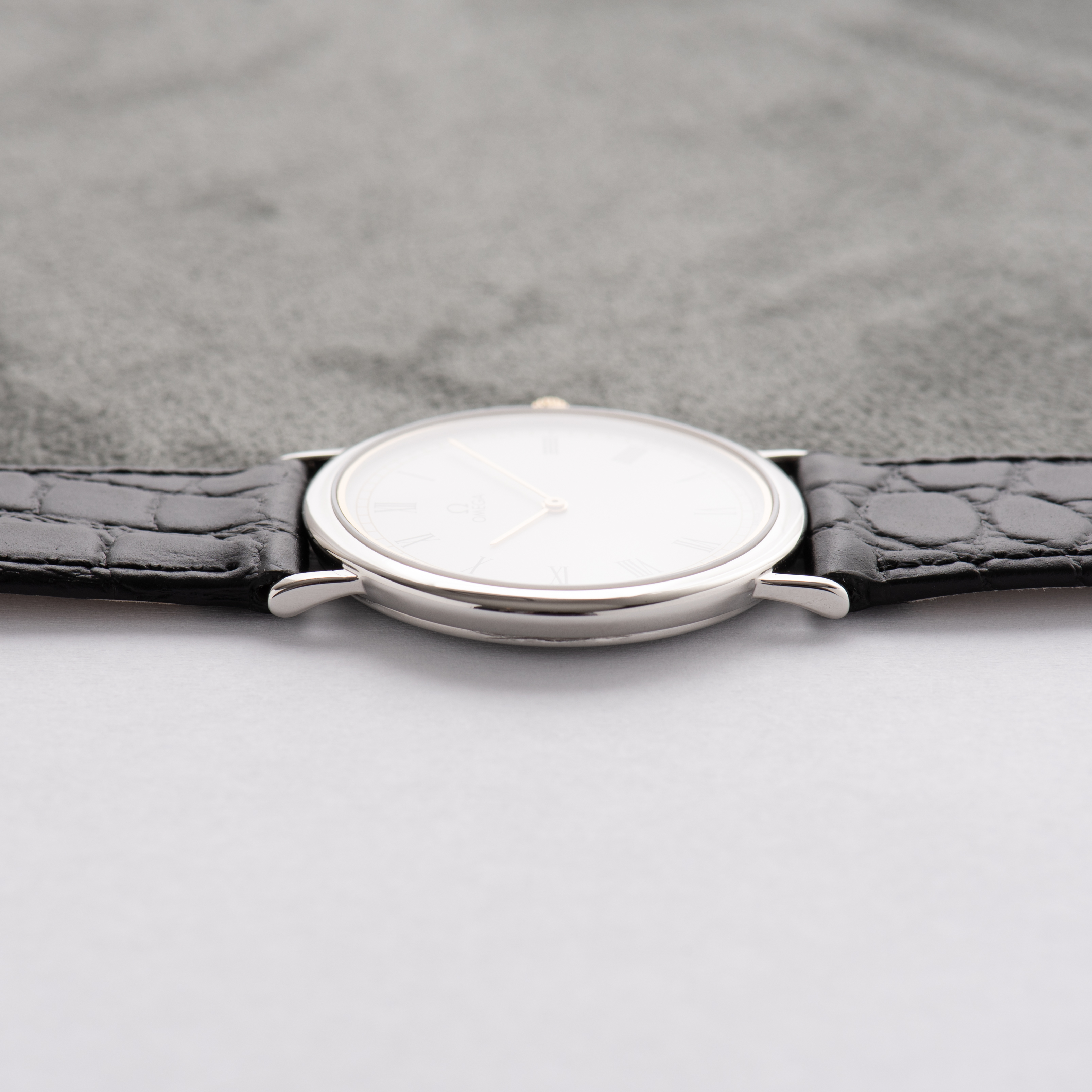 View of Omega Quartz White dial Roman numerals ref 195.0075 cal 1378