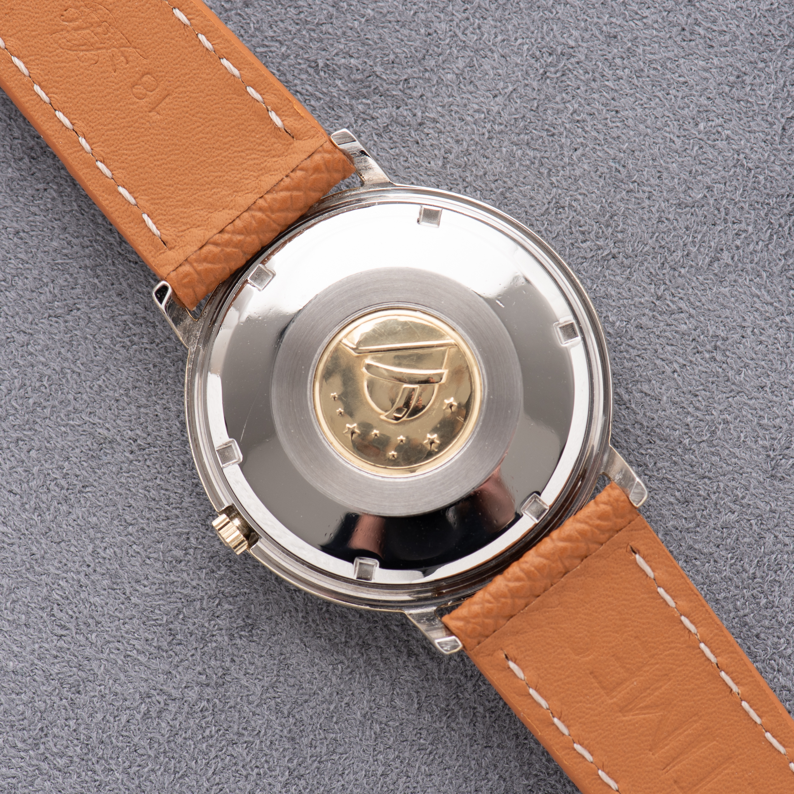 Zicht op Omega Automatic Chronometer Officially Certified Constellation réf 168.004