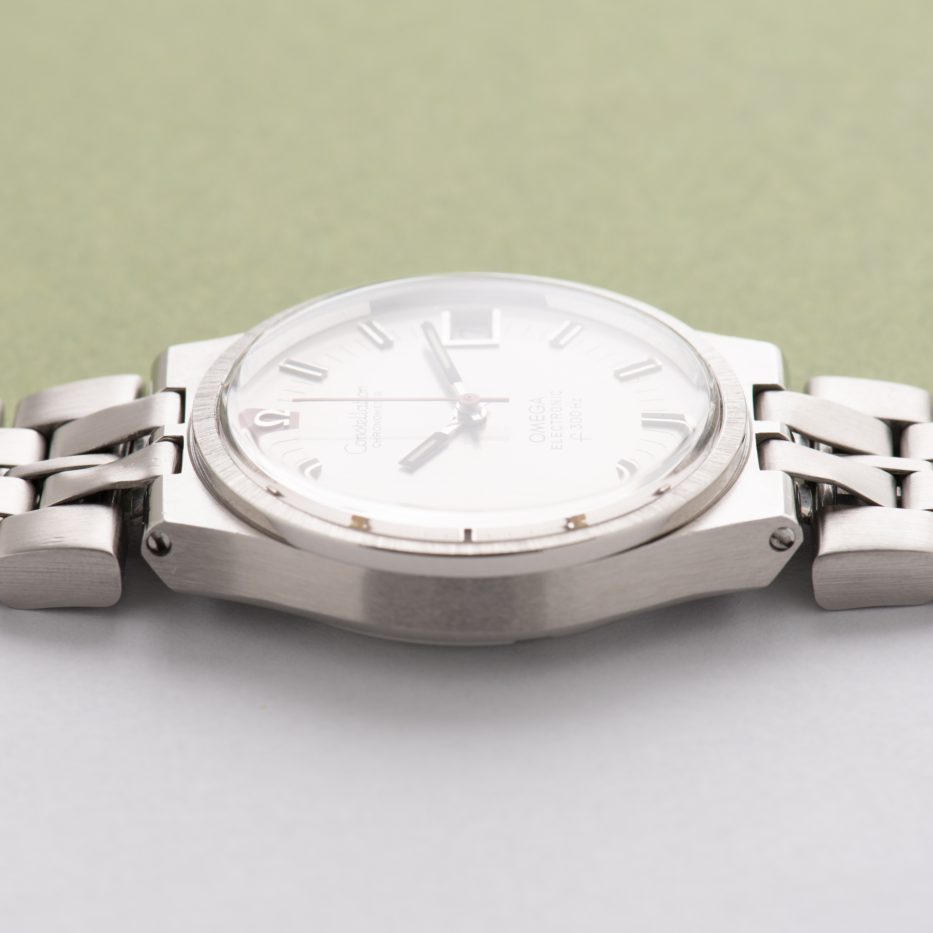 Vue de Omega Constellation Chronometer Electronic F300Hz from 1970 Réf 198.0006