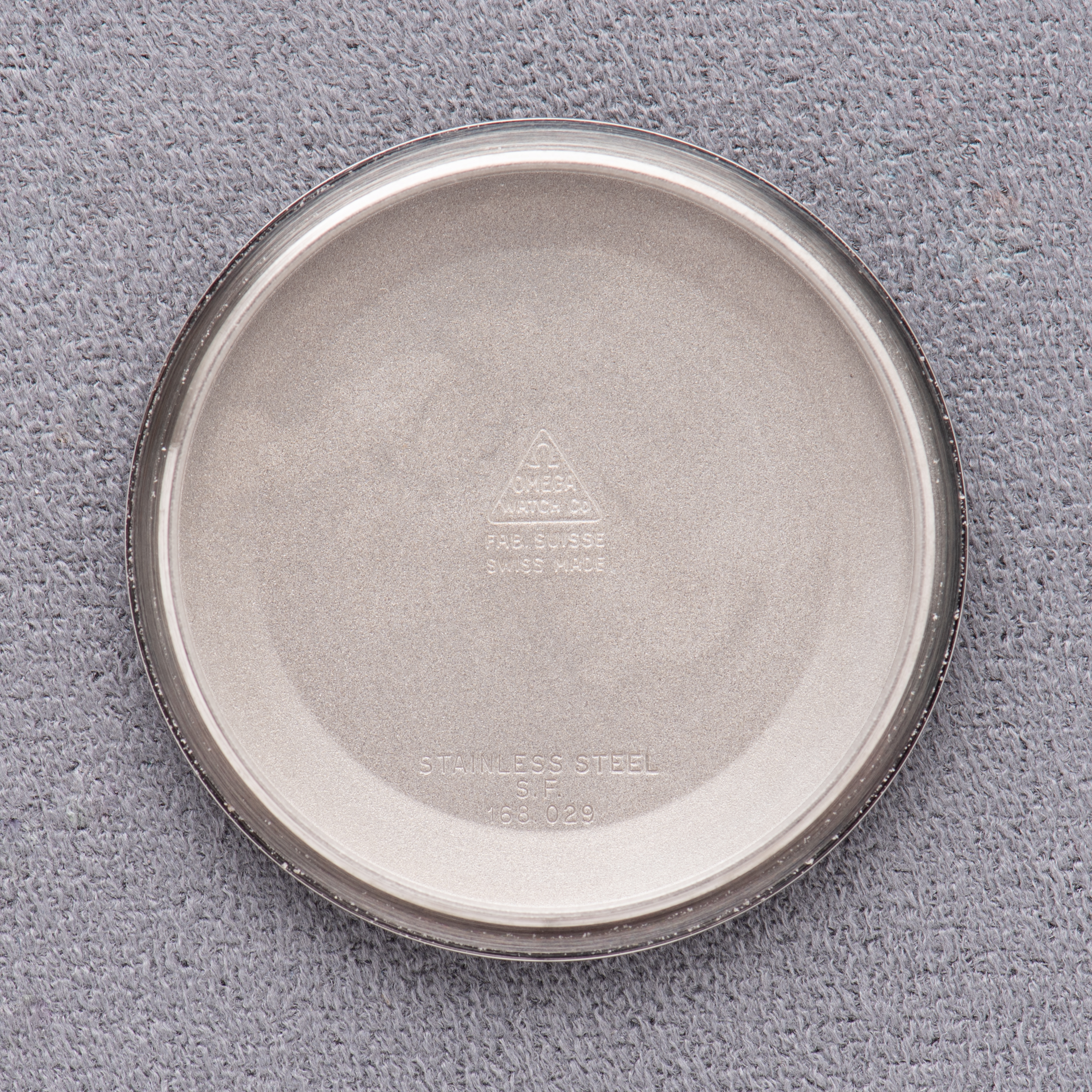 View of Omega Constellation Chronometer Linen Silver dial C-shape from 1968 Réf 168.029