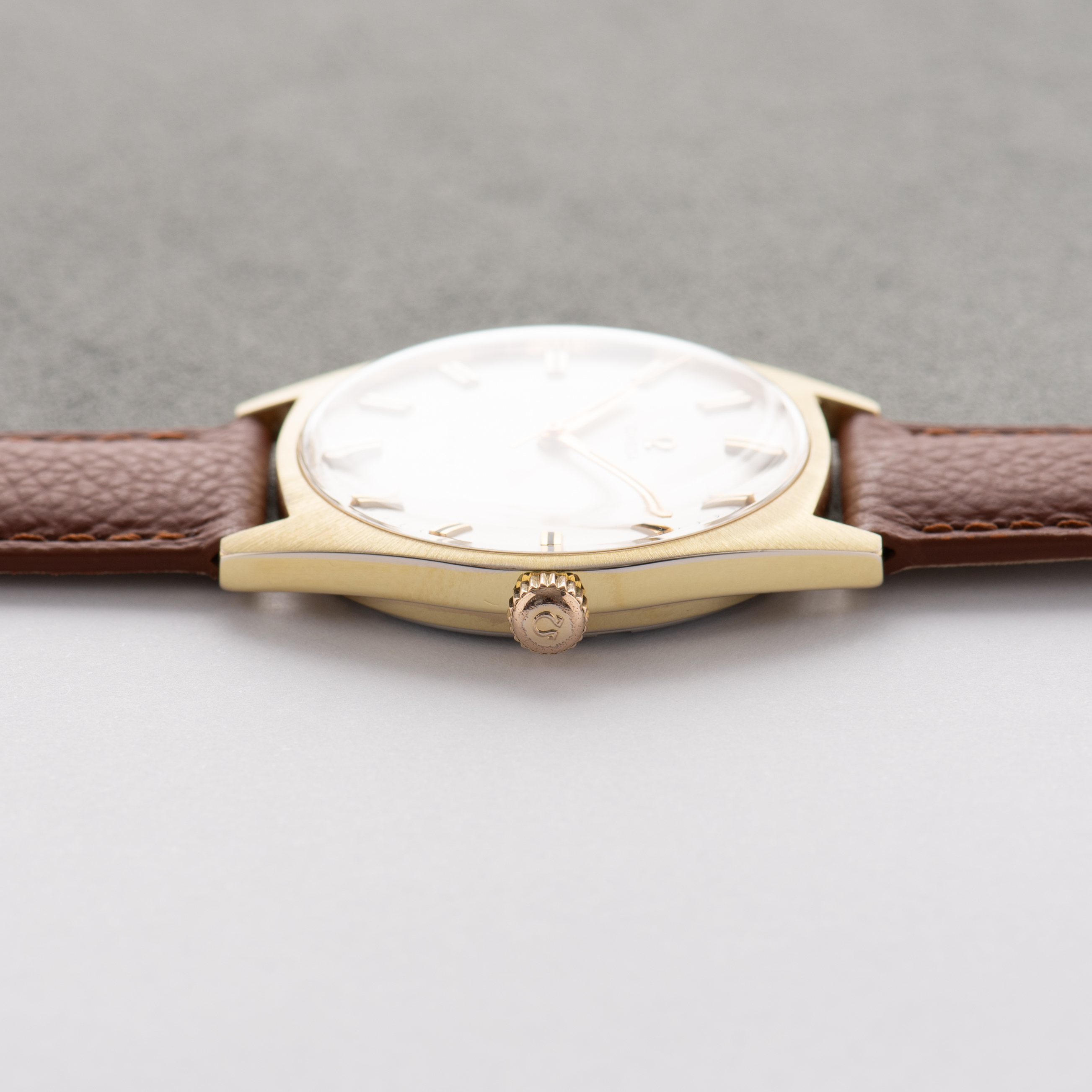 Zicht op Omega Genève mécanique Gold Plated réf 135.041 from 1968