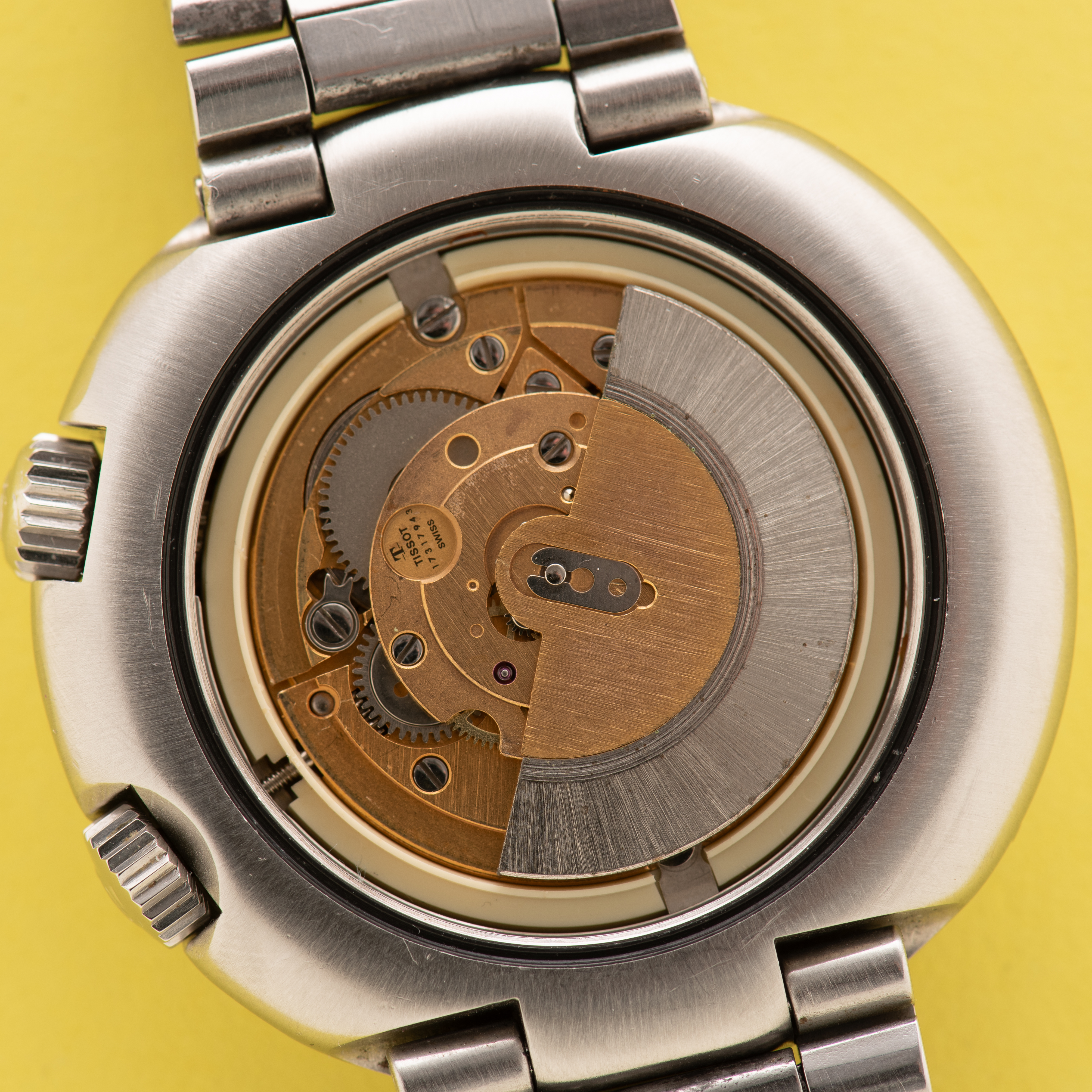 Zicht op Tissot Swiss Automatic T12 ref 44644 cal 2481