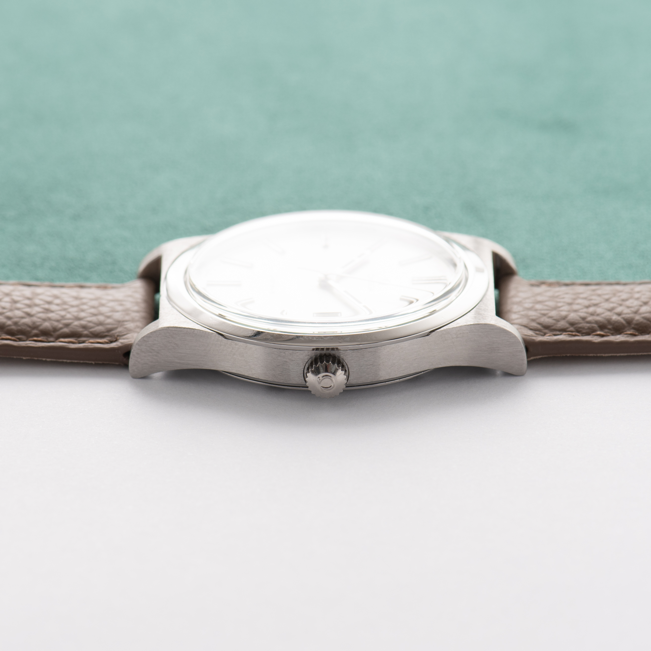 Vue de Omega Genève Date Cal 1030 Réf 136.0102 from 1975