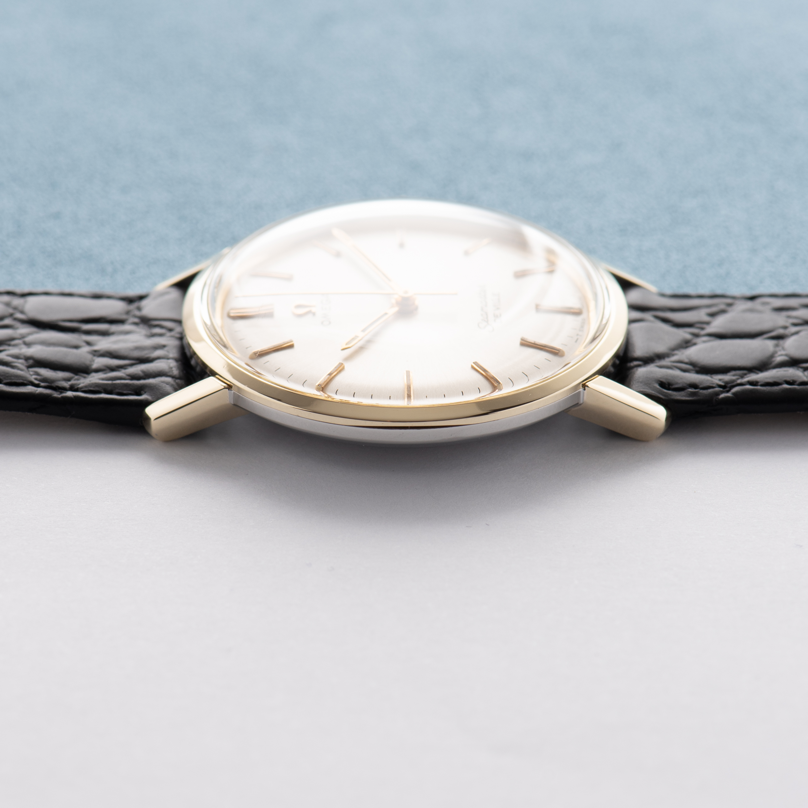 Vue de Omega Seamaster De Ville Gold/Steel Réf 135.020 from 1970