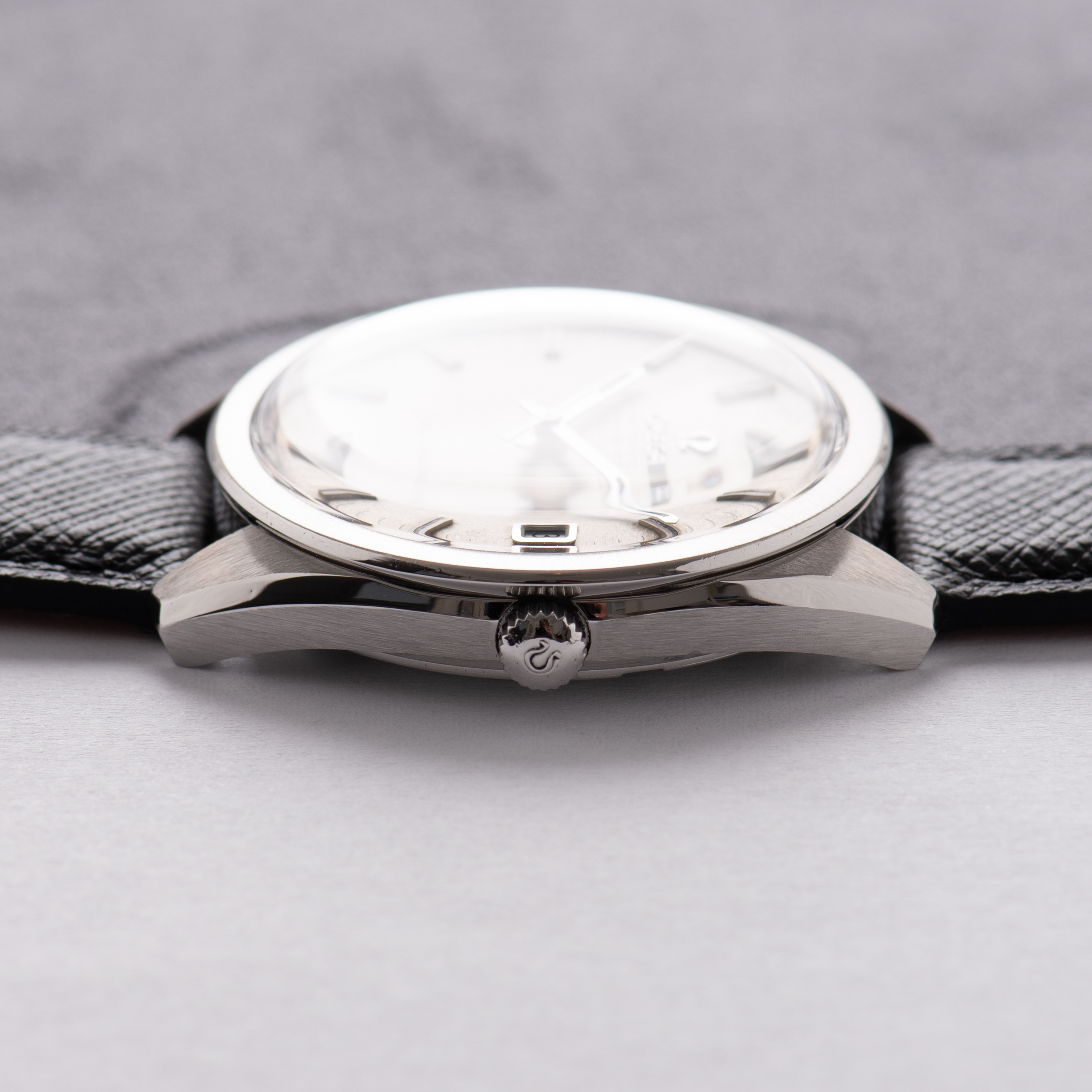Zicht op Omega Automatic Chronometer Officialy Certified Seamaster ref 168.022/166.028
