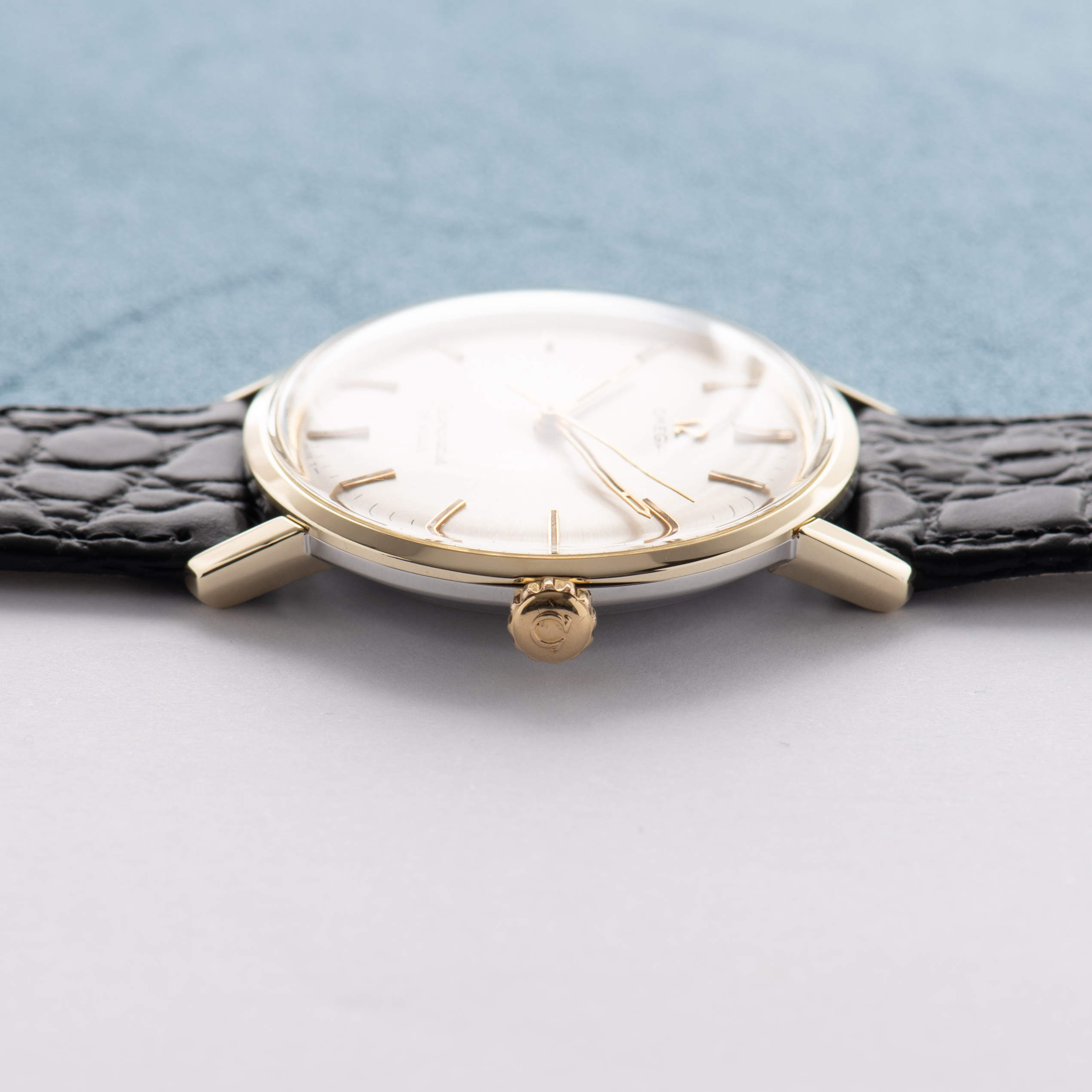 Vue de Omega Seamaster De Ville Gold/Steel Réf 135.020 from 1970