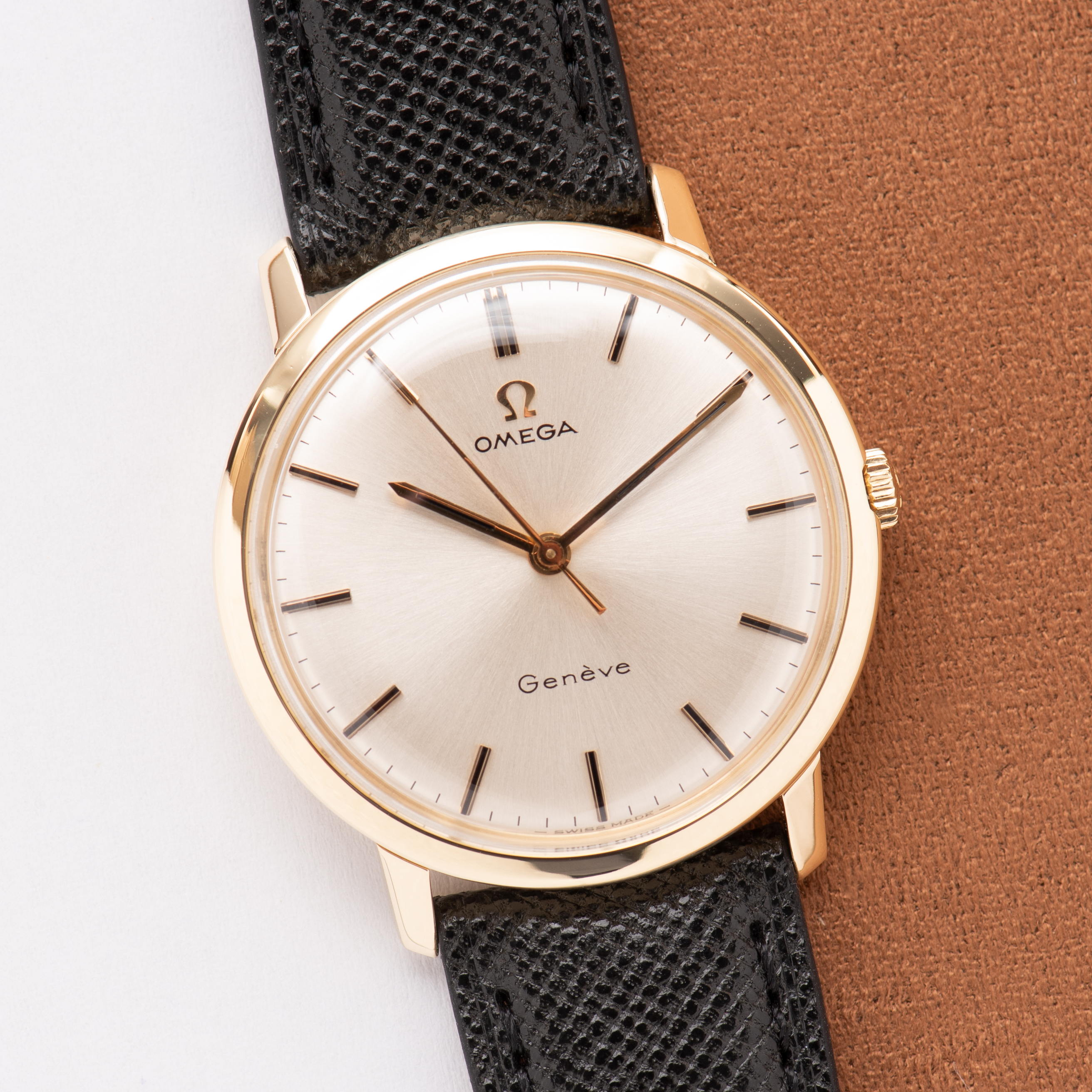 Vue de Omega Genève Dress Watch 14K Yellow Gold With Box Réf 131.021SP from 1969