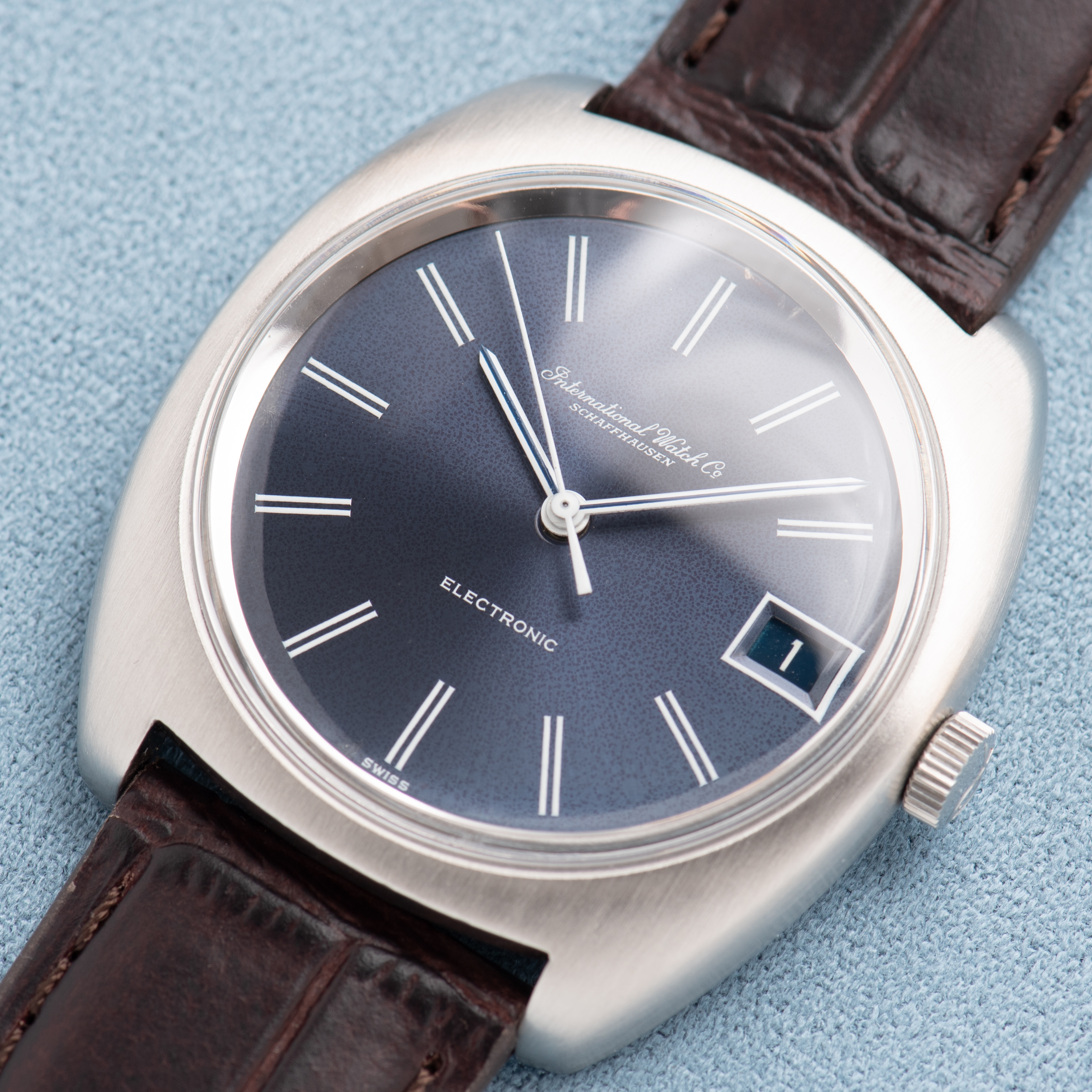 Vue de IWC International Watch Co SchaffHaussen Blue Dial Electronic réf 2030787
