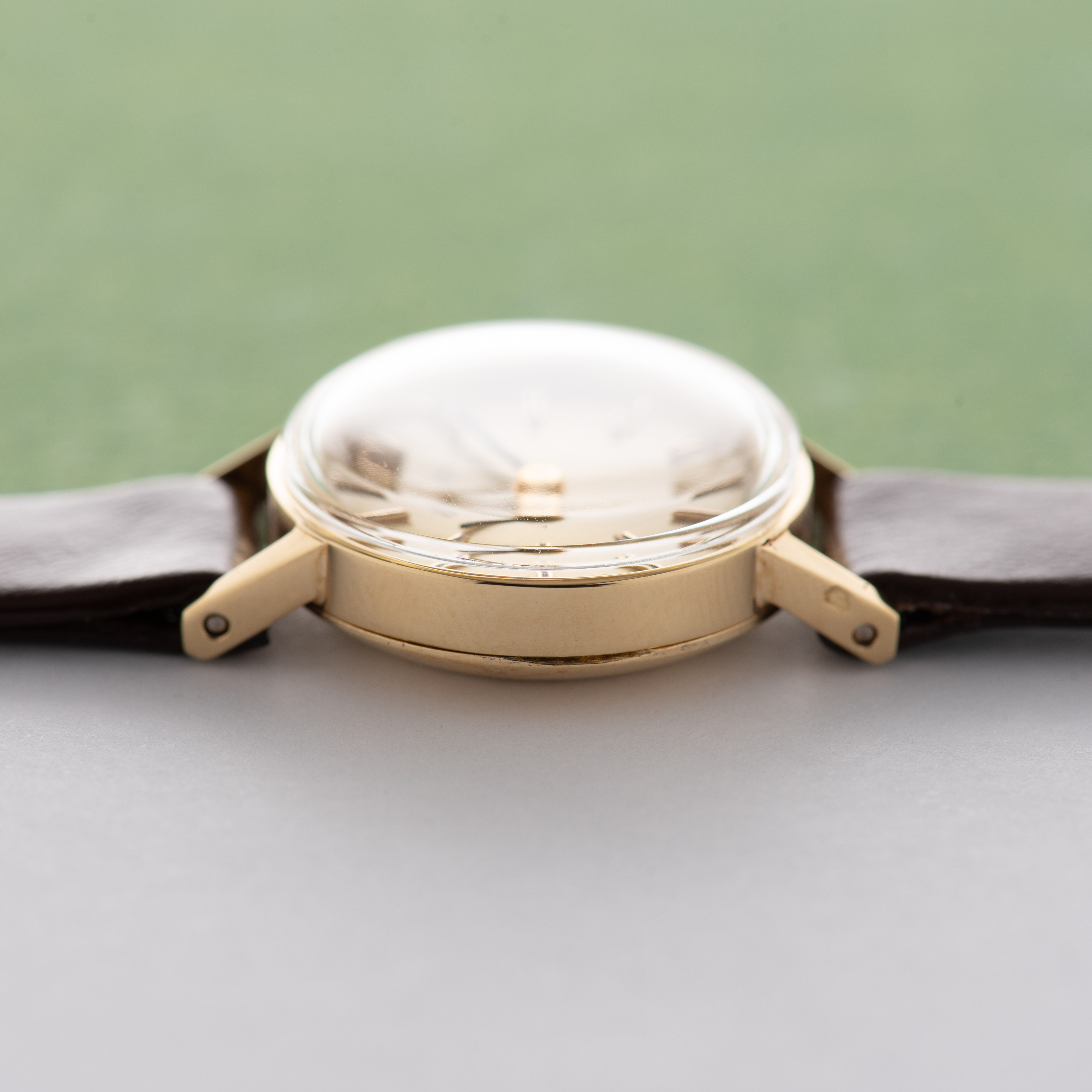 Zicht op Jaeger LeCoultre mécanique en or 18k réf 179173