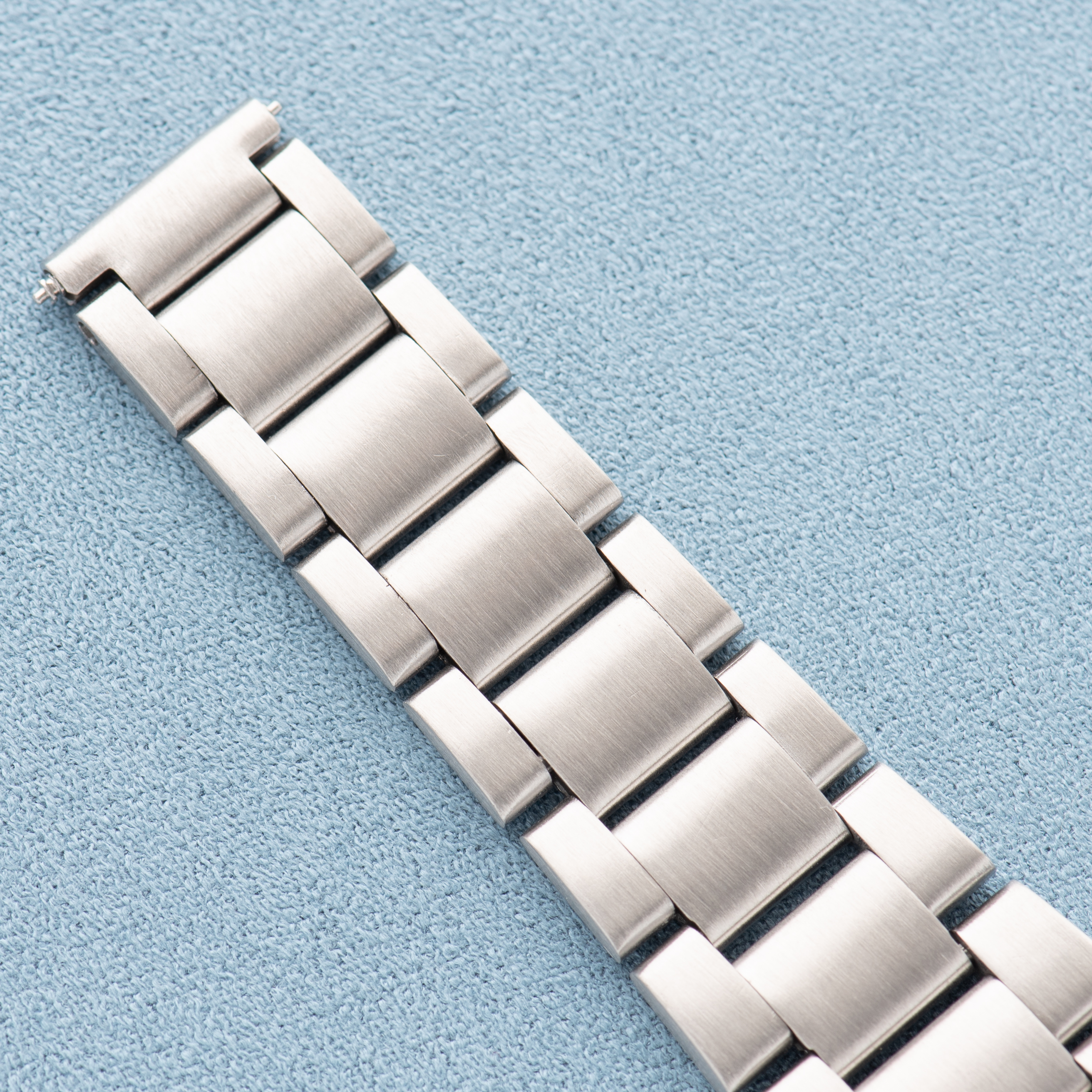 Vue de Omega Electronic F300Hz Seamaster Chronometer Blue Dial Réf 198.0044 from 1970