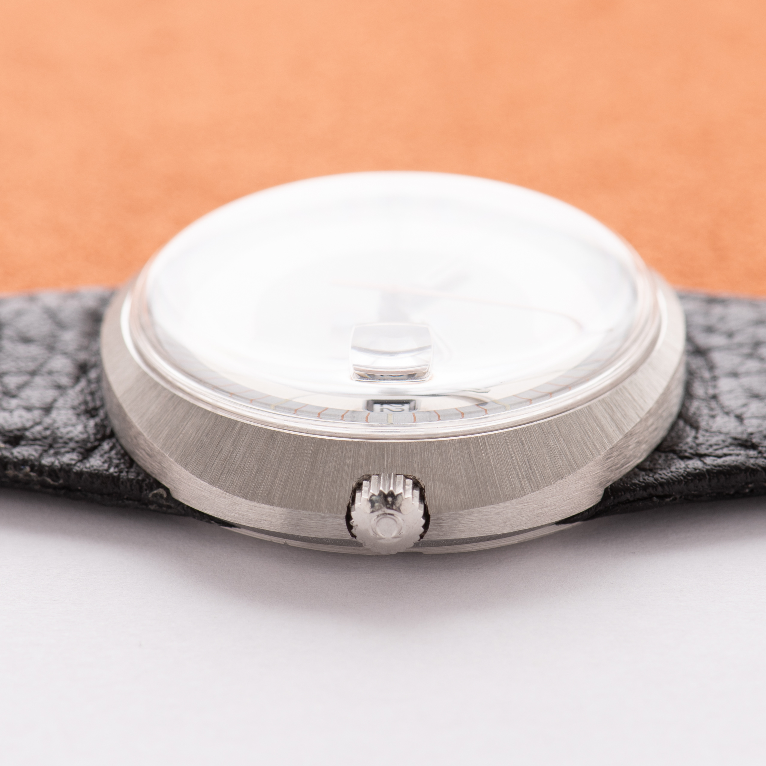 Zicht op Omega Geneva Dynamic Automatic Grey Dial vanaf 1072 Ref 166.039