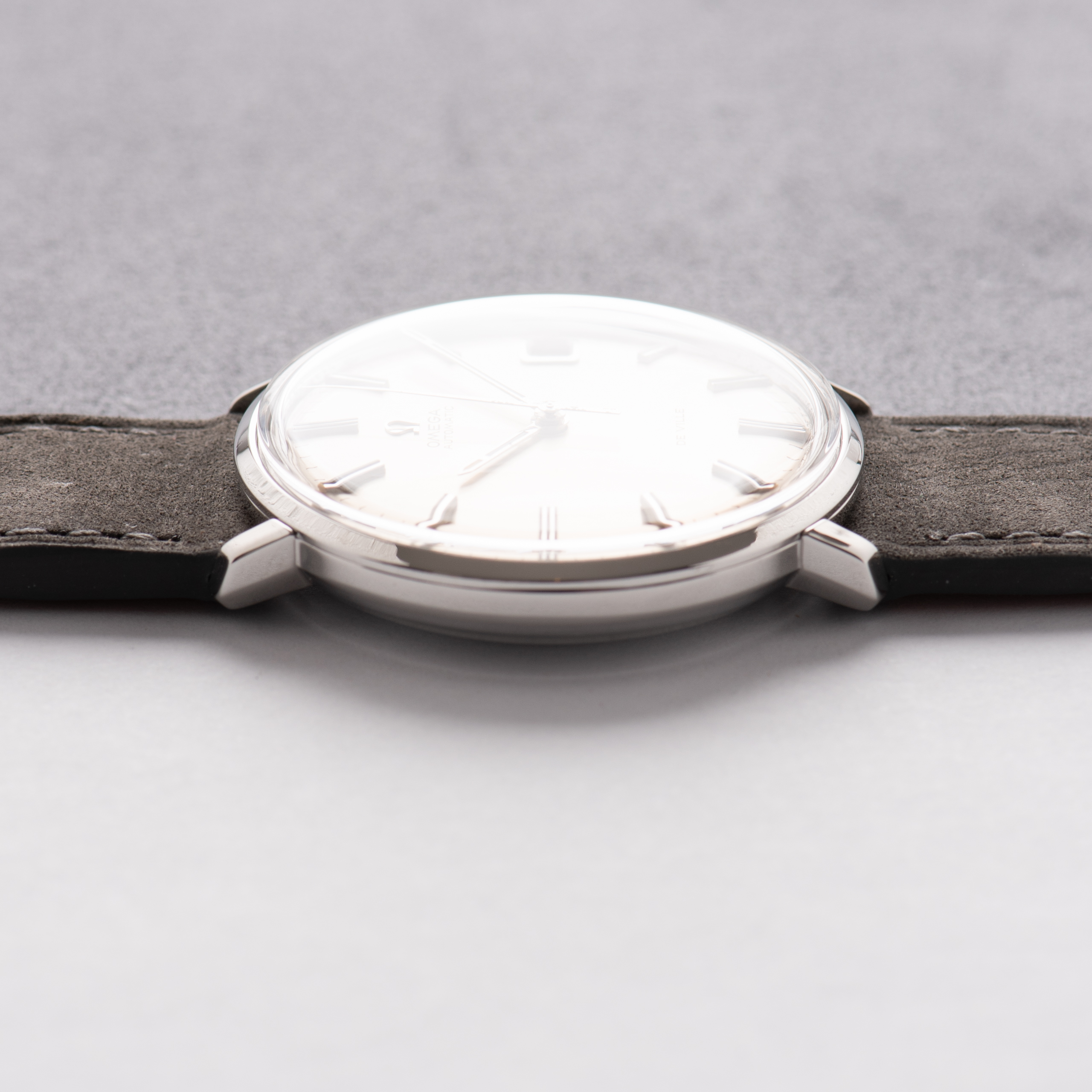 Zicht op Omega De Ville Automatic Monobloc Steel – Ref. 166.033 – 1968