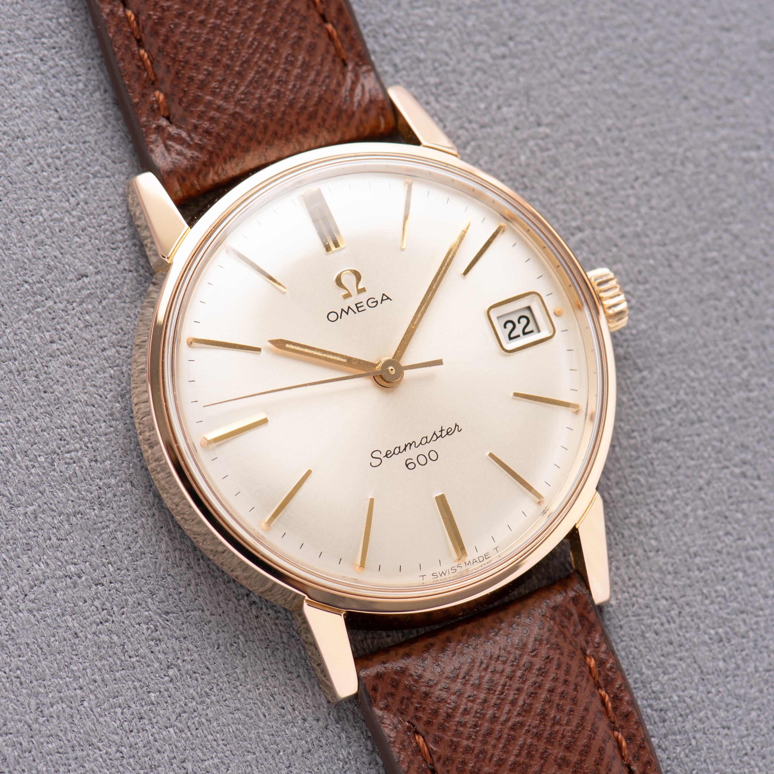 Zicht op Omega Seamaster 600 Goldplated Date Réf 136.011 Like New from 1964