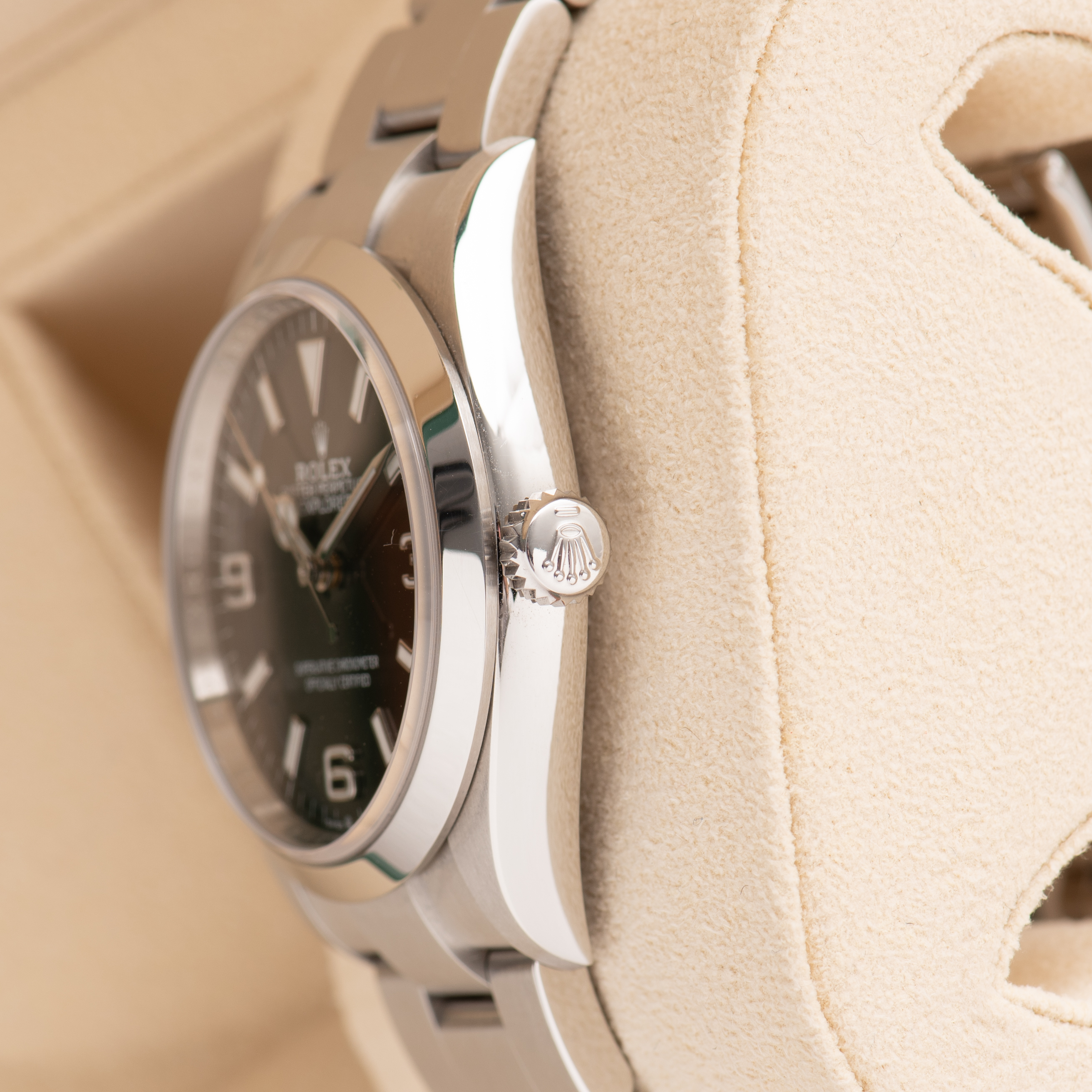 Vue de Rolex Explorer I Black dial réf 124270 from 2023 (LIKE NEW)