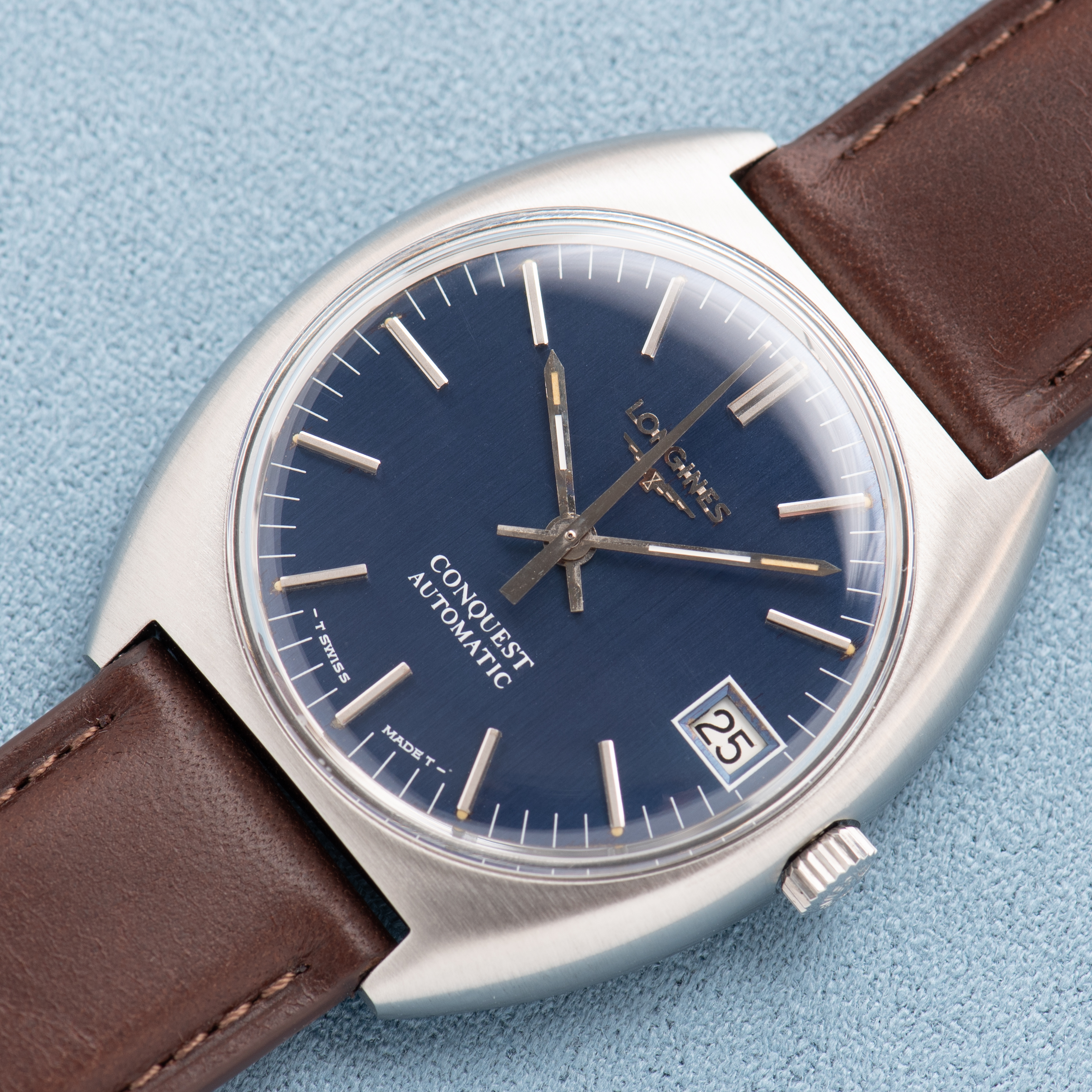 Zicht op Longines Automatic Blue Dial Réf 1529 1 6651 from 1970