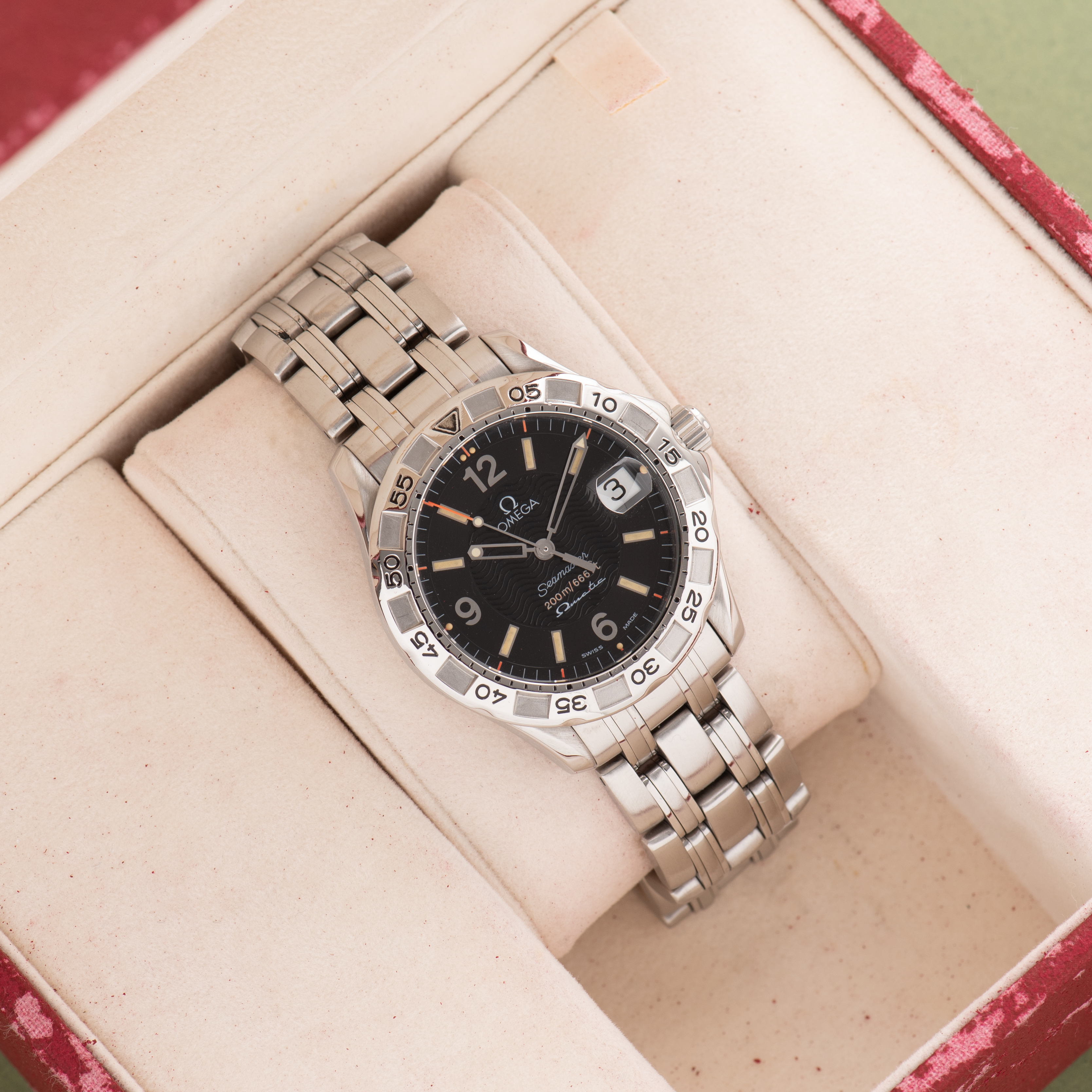 View of Omega Seamaster Diver 200m/666ft Omegamatic ref 2514.50.00