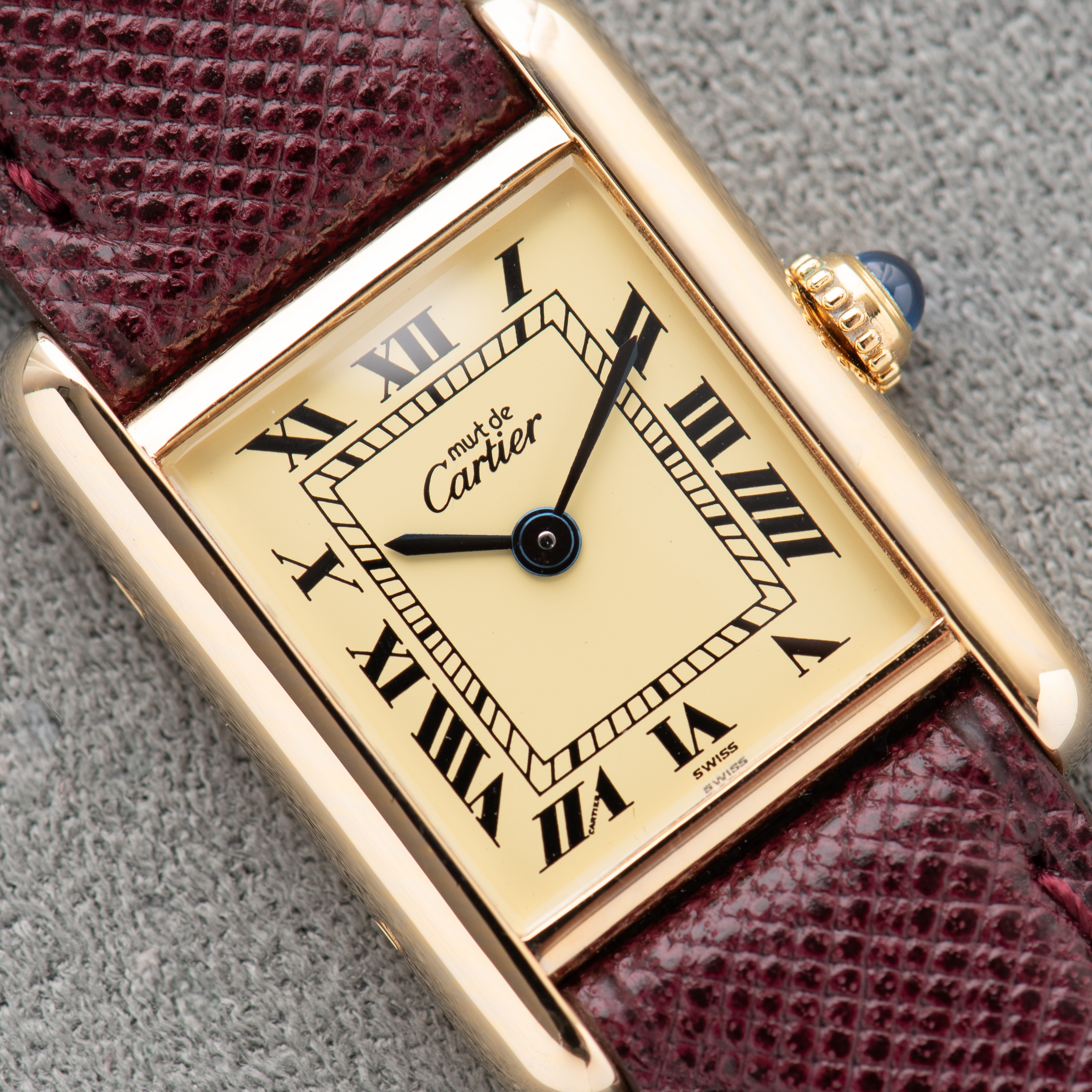 View of Cartier Must by Tank Vermeil Roman Lemon Dial Full Set 1992
