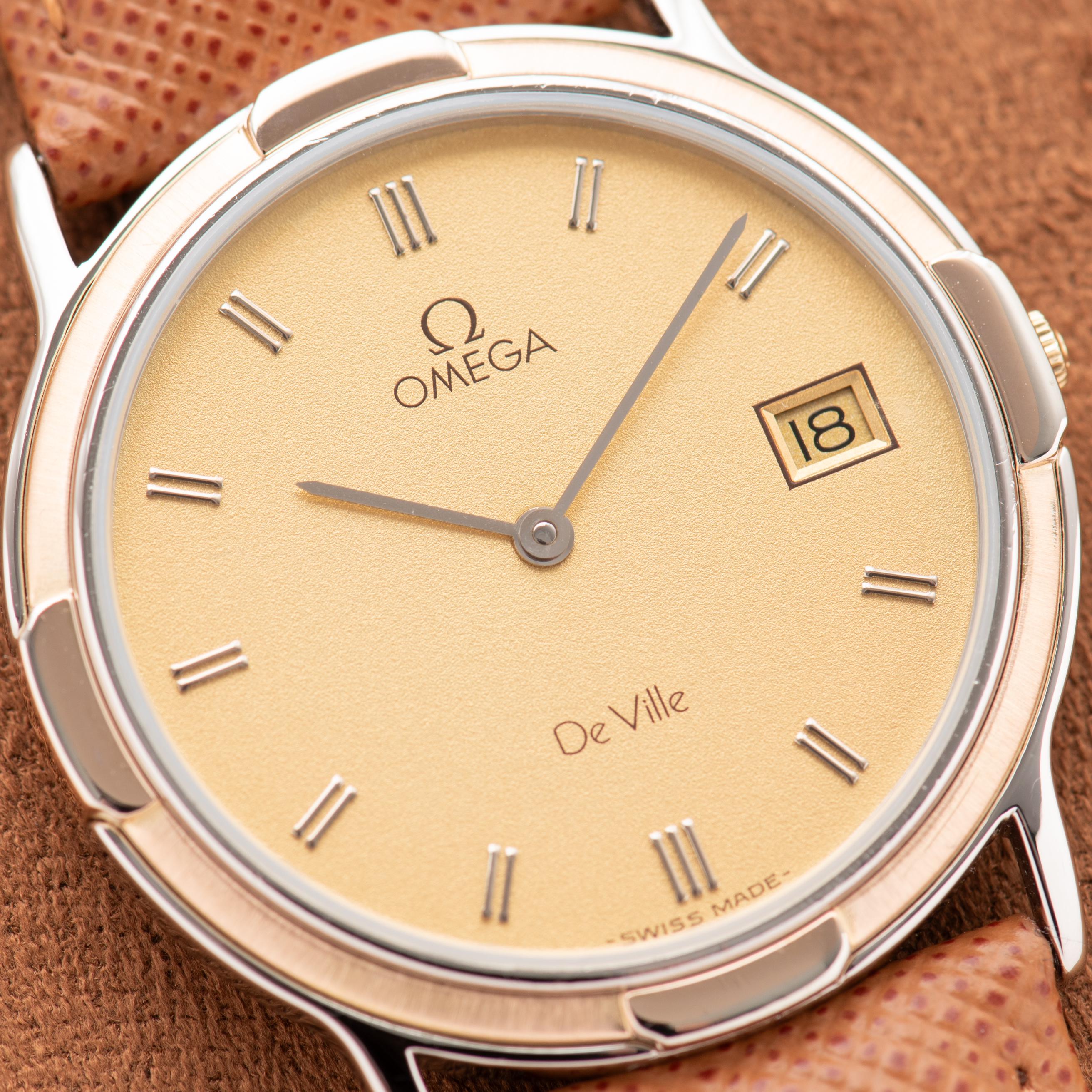 Zicht op Omega De Ville Datum Verguld/staal Quartz Ref 196.0308 vanaf 1984