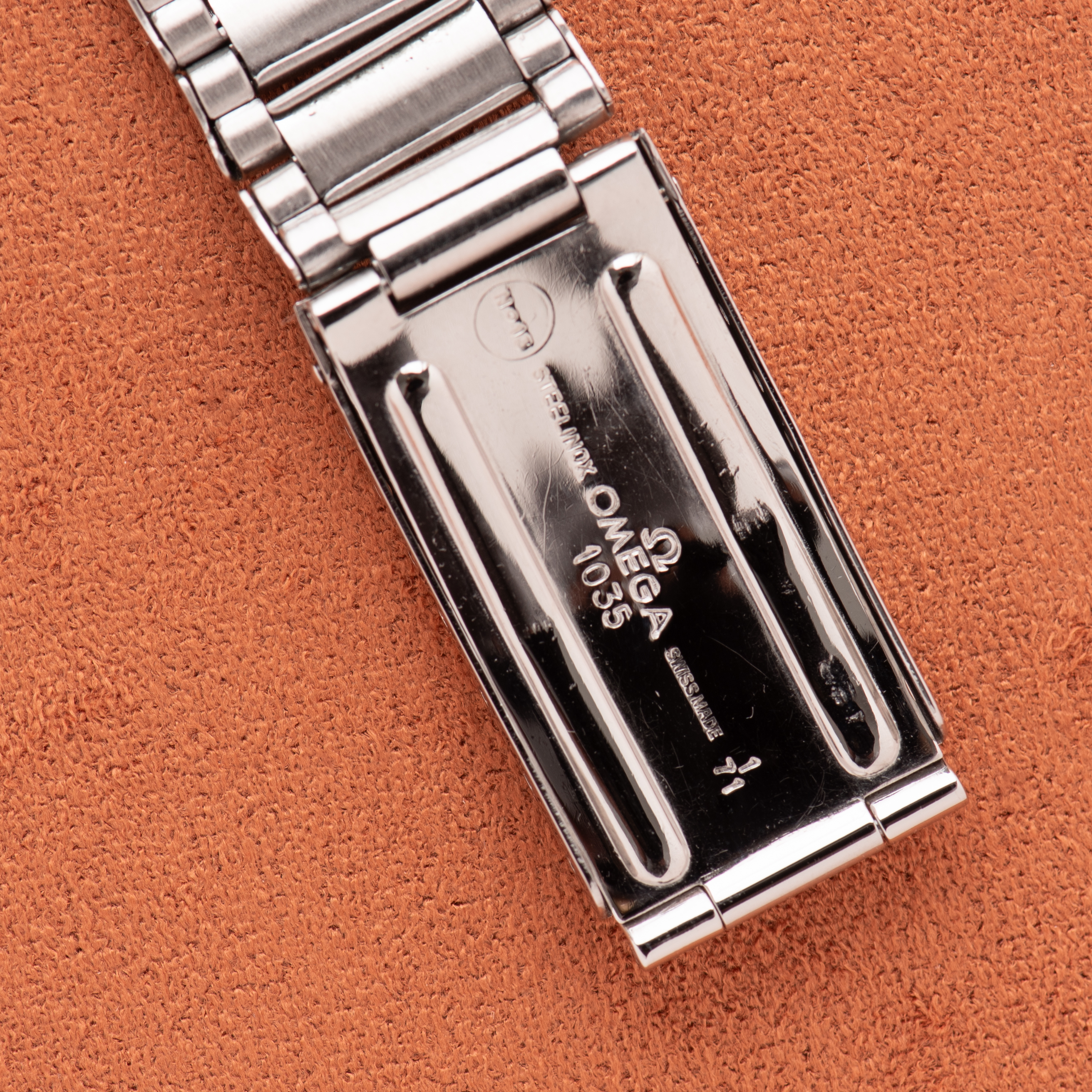 Zicht op Omega Automatic Genève Steel Day-Date Vanaf 1972 Ref 166.017