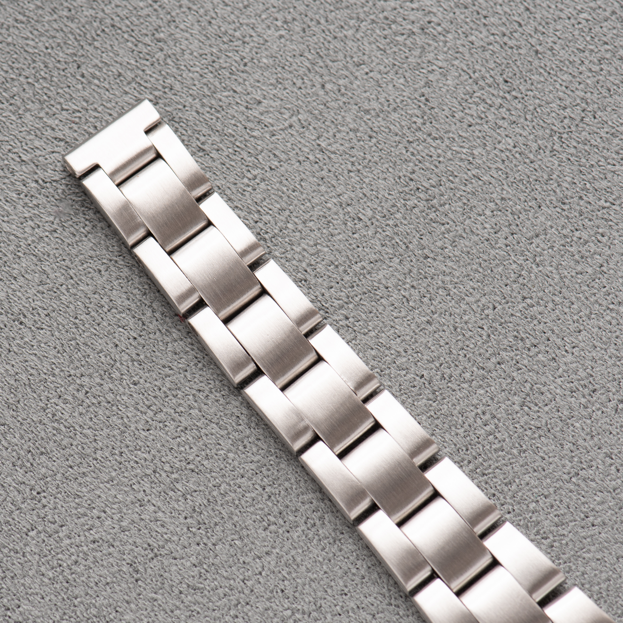 Vue de Omega Genève Dynamic Woman Mécanique Date Blue dial Réf 566.015 from 1971