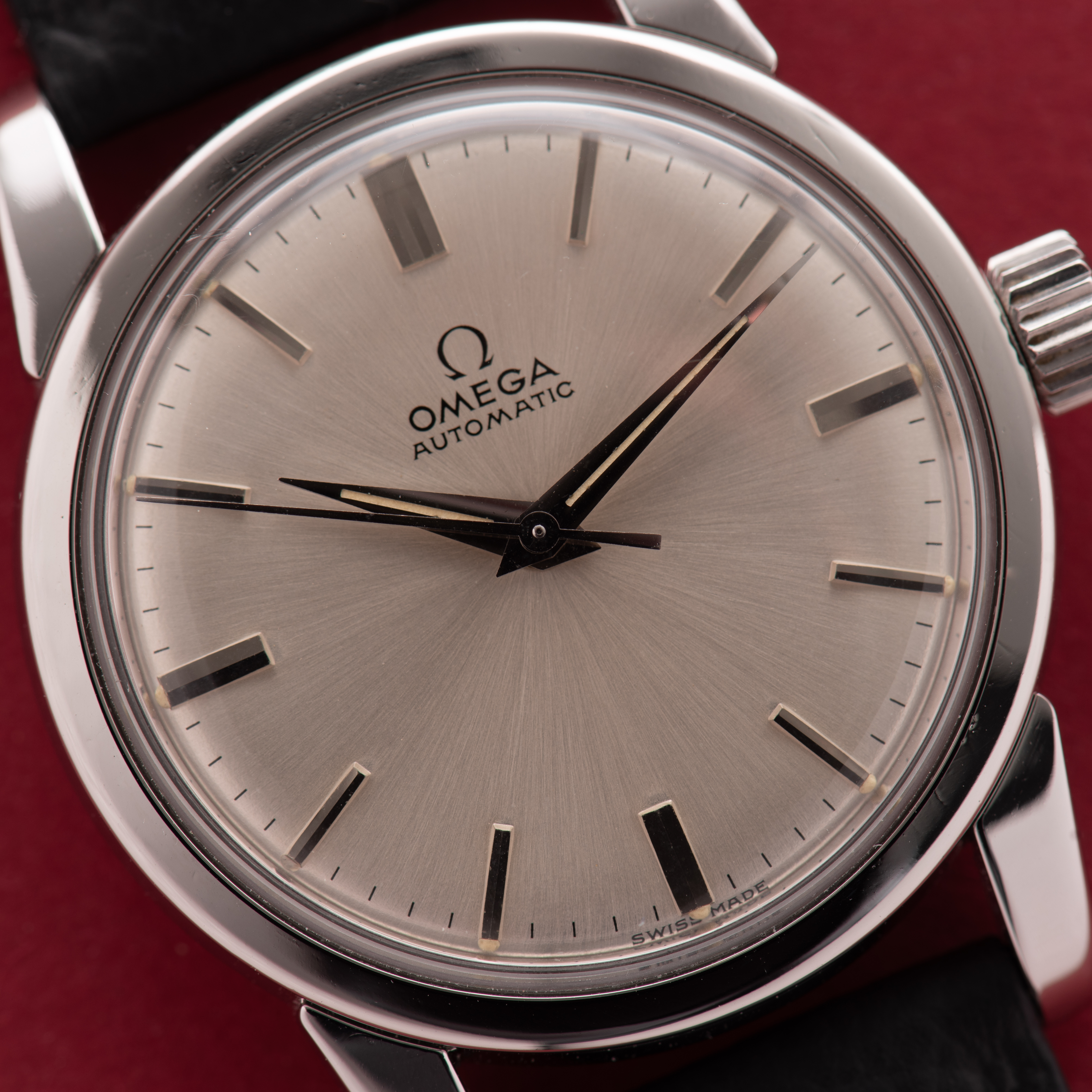 Vue de Omega Automatic réf 2846 8 SC 2848 cal 501