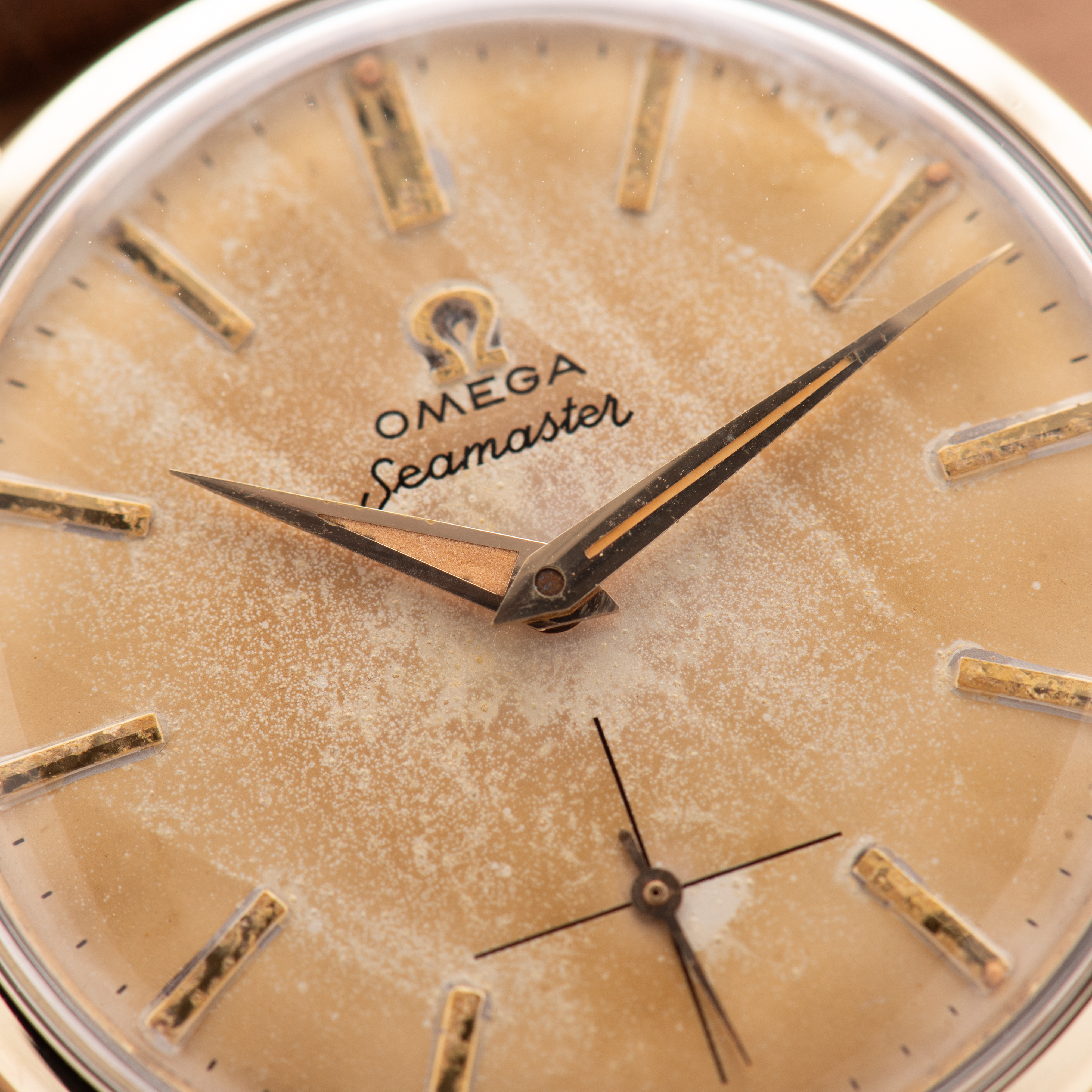 View of Omega Seamaster petite seconde réf 14389-8 cal 268