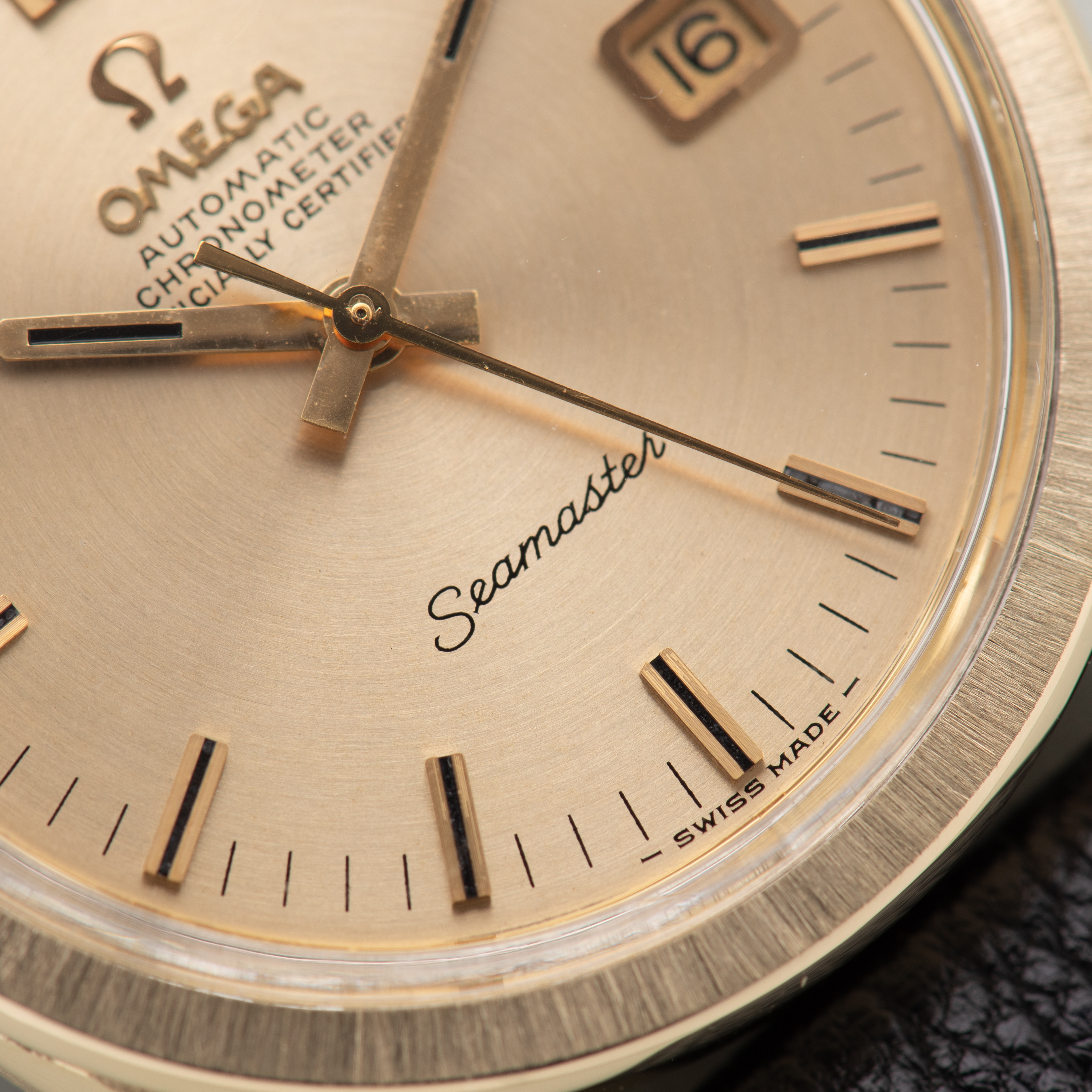 Zicht op Omega Automatic Chronometer Officialy Certified Seamaster réf 168.022/166.028