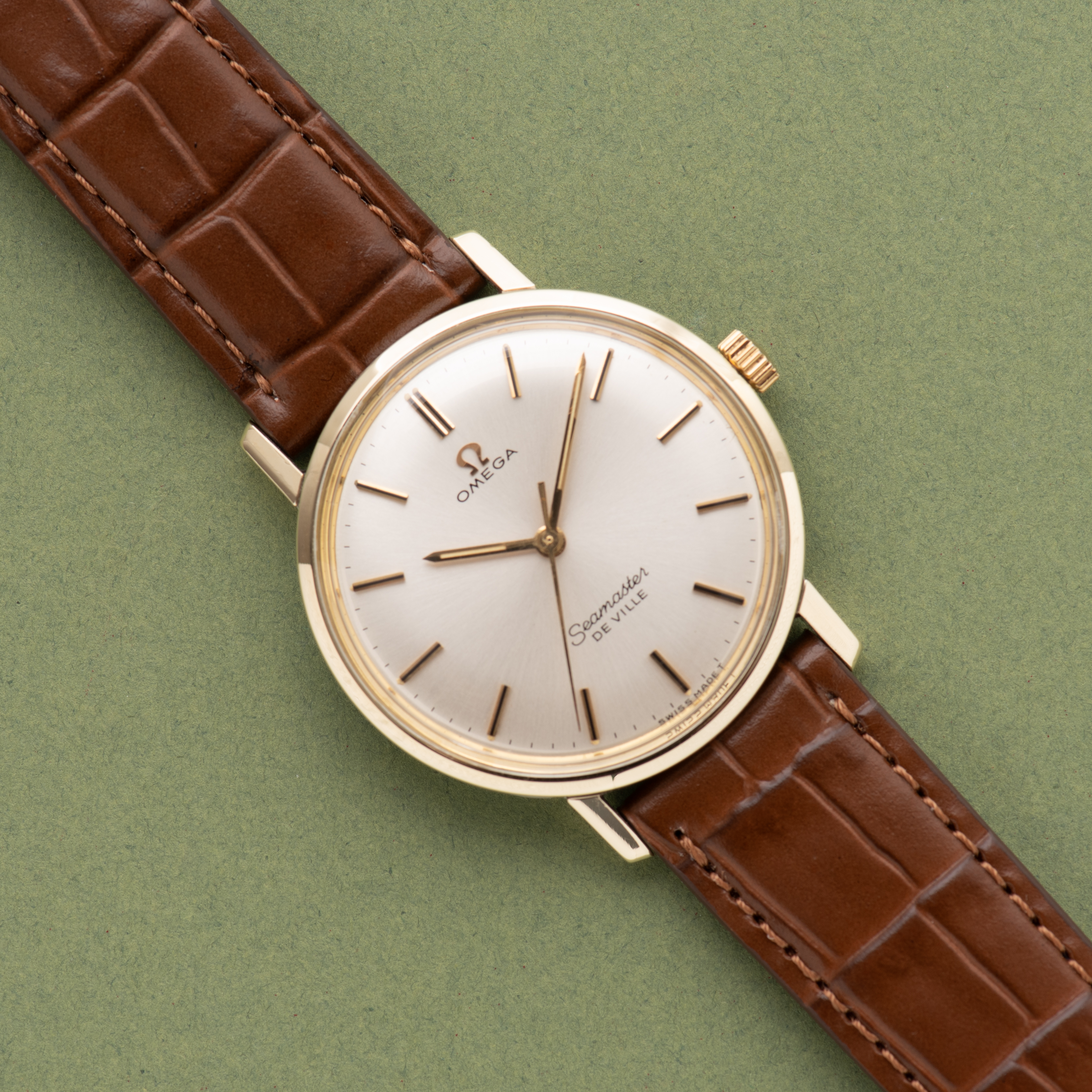 Zicht op Omega Seamaster De Ville Datum Goud/Staal Ref 135.020 vanaf 1965