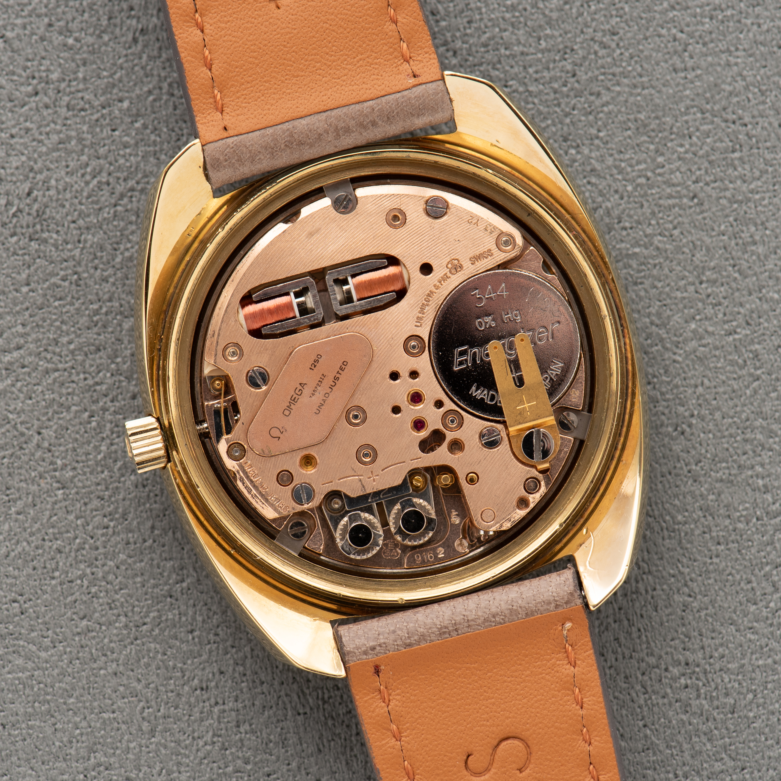 Vue de Omega Electronic F300 Hz Genève Chronometer Silver Dial Réf 198.030 from 1972
