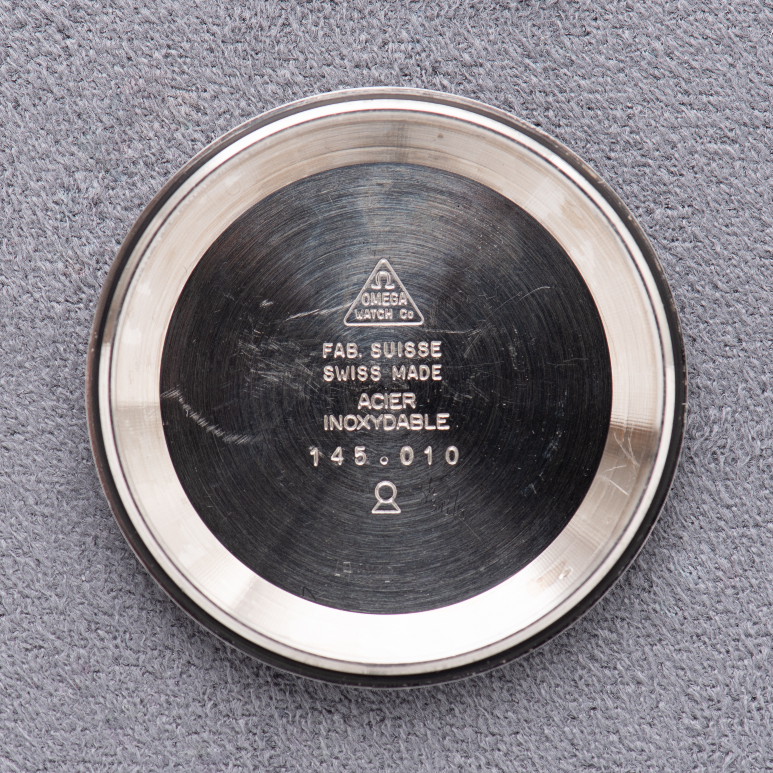 Zicht op Omega Geneva Chronostop Ref 145.010 vanaf 1968 Cal 865