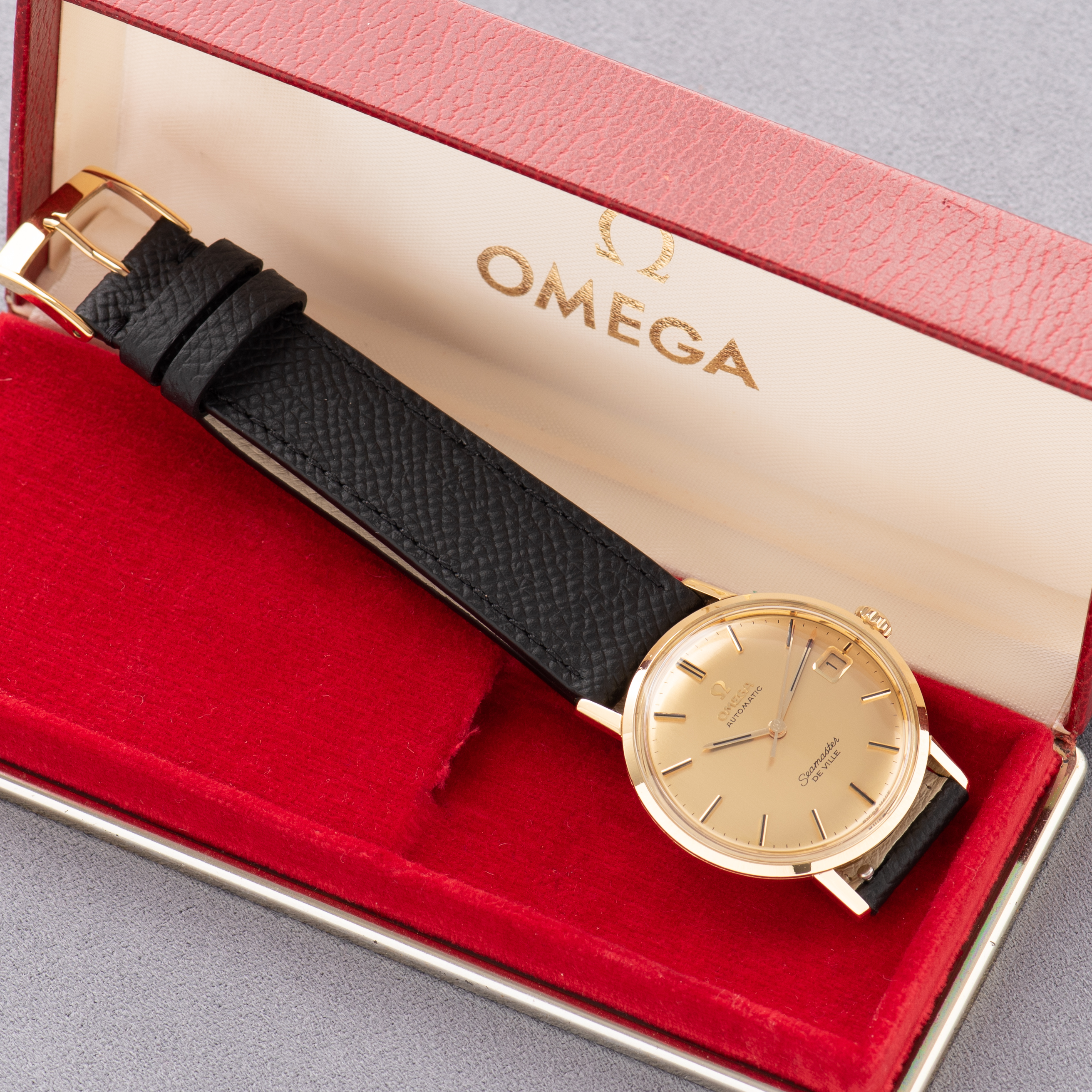 Zicht op Omega Seamaster De Ville Automatic OM Dial 18K Réf 166.020 from 1967