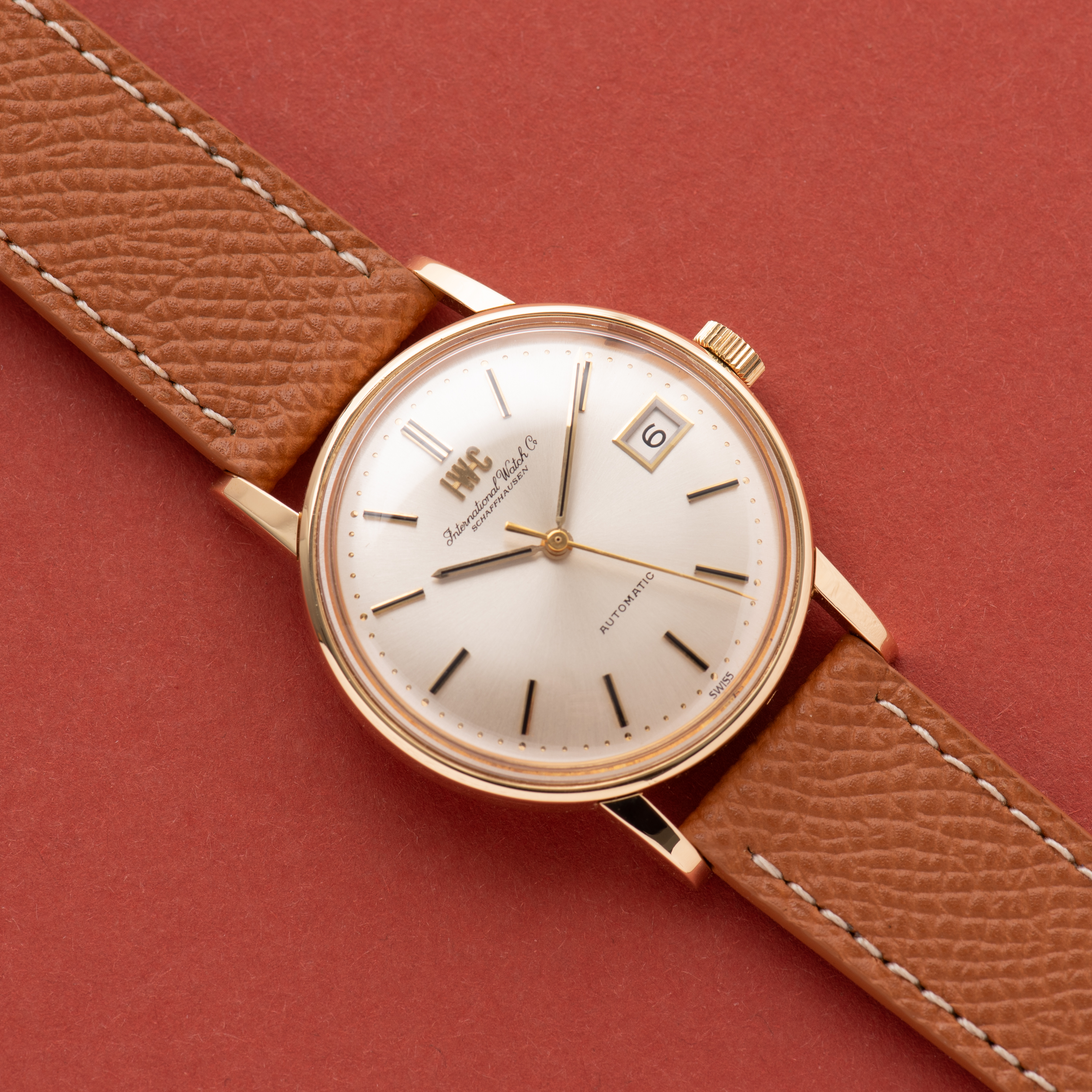 Zicht op IWC International Watch Co Schaffhausen Automatic Gold 18K cal 8541 réf 802A