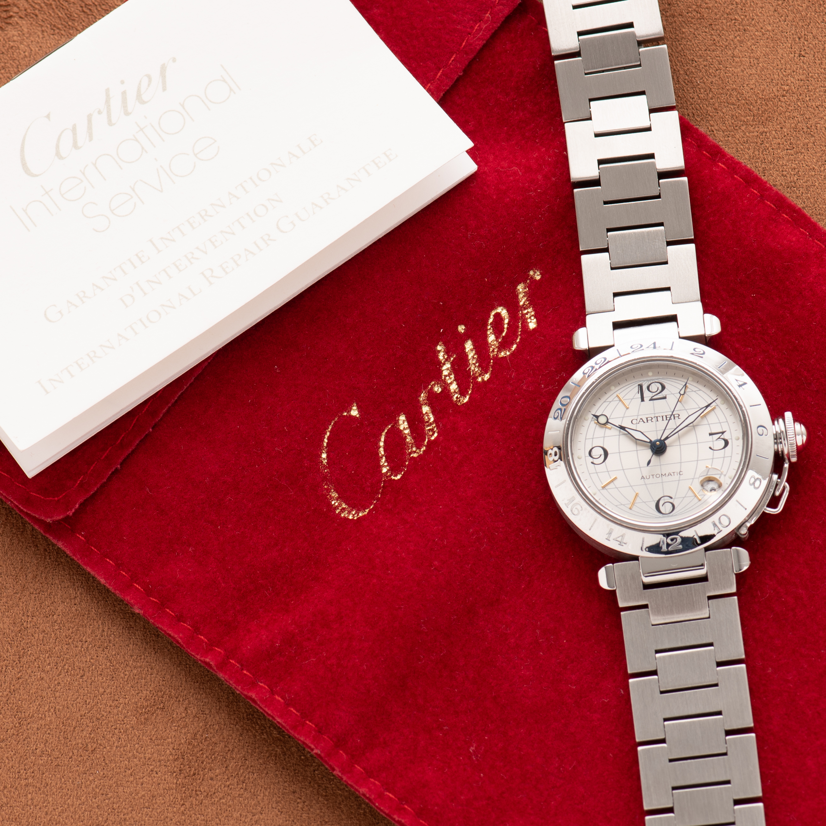 Zicht op Cartier Pasha Automatic GMT réf 2377