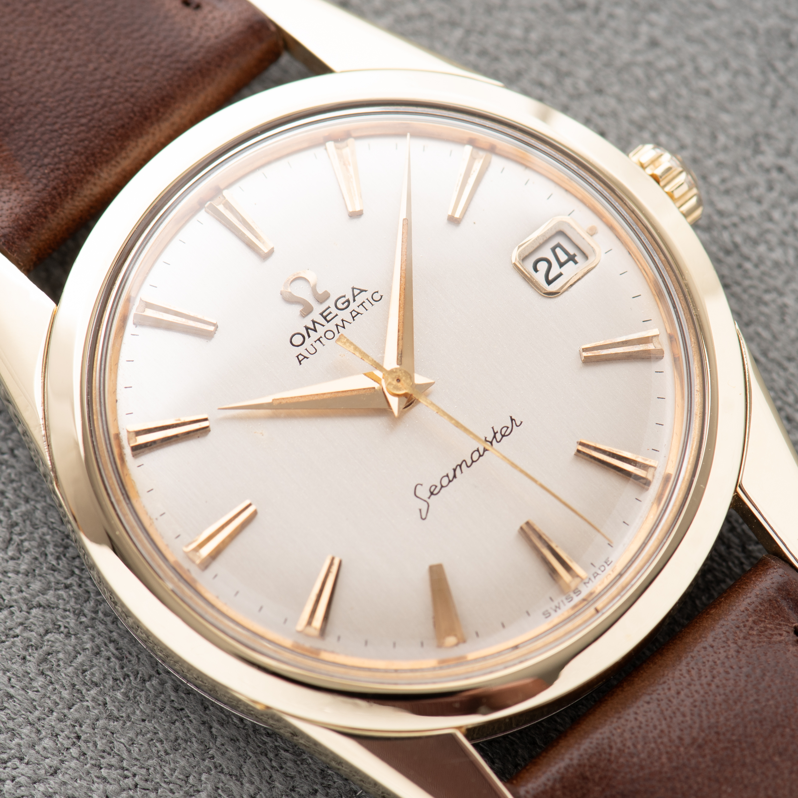 Vue de Omega Seamaster Automatic Silver Dial réf 14701.61 SC cal 562 from 1961