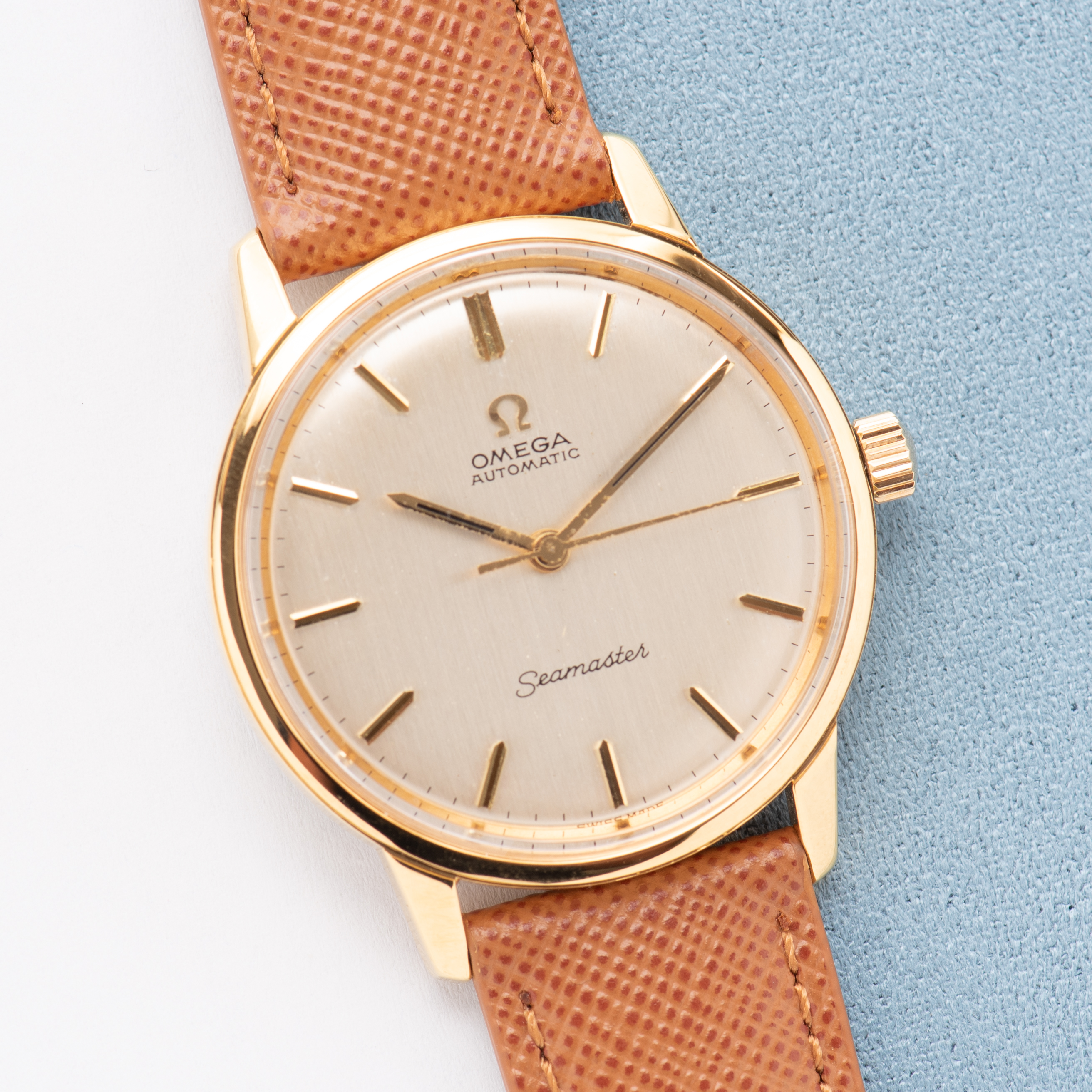 Zicht op Omega Seamaster Automatic Gold Plated/Steel – Calibre 552 – Réf. 165.002 – 1966