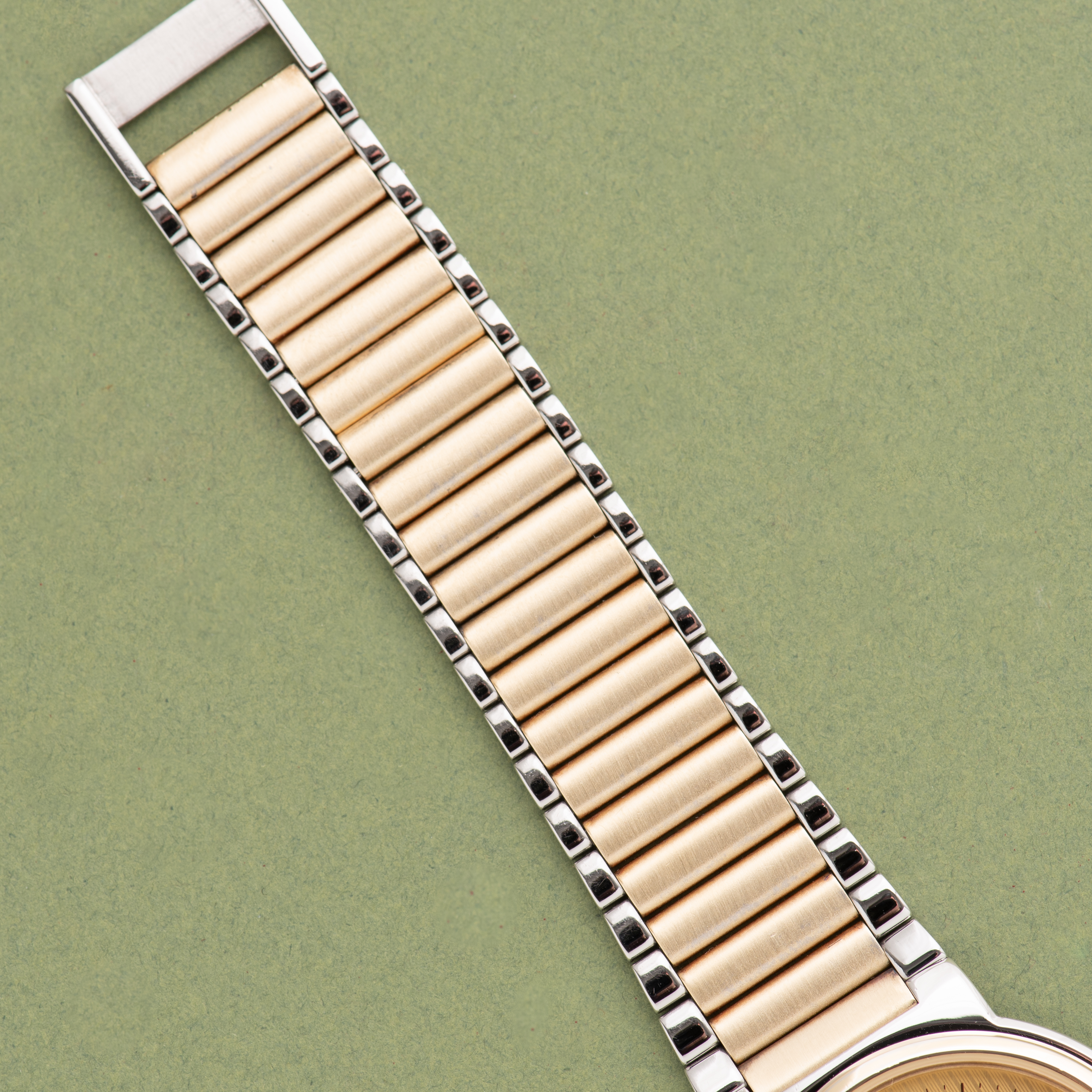 Vue de Omega De Ville Quartz Gold plated/steel réf 196.0256 from 1984