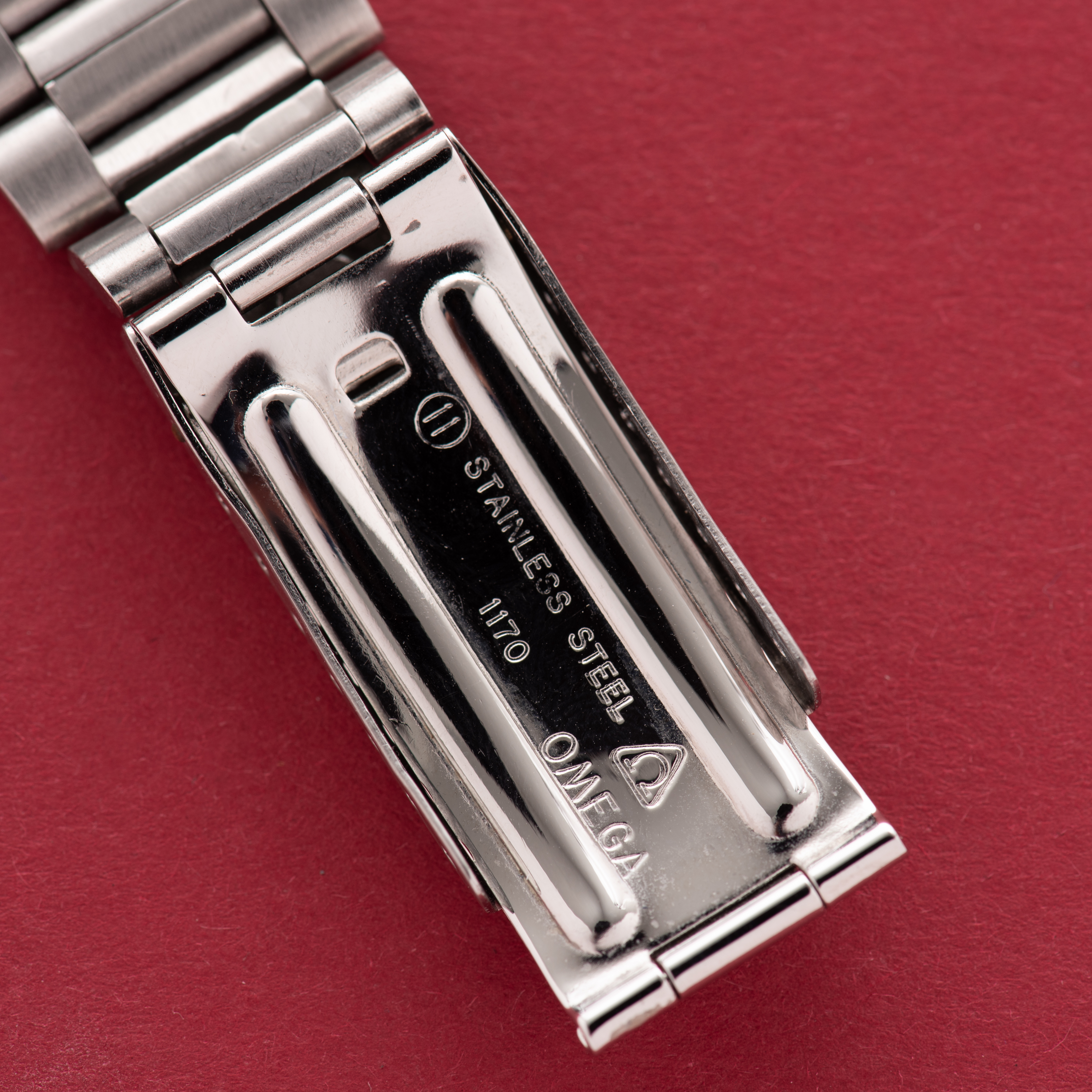 View of Omega Automatic Seamaster 200M "Banana" from 1969 Réf 166.068
