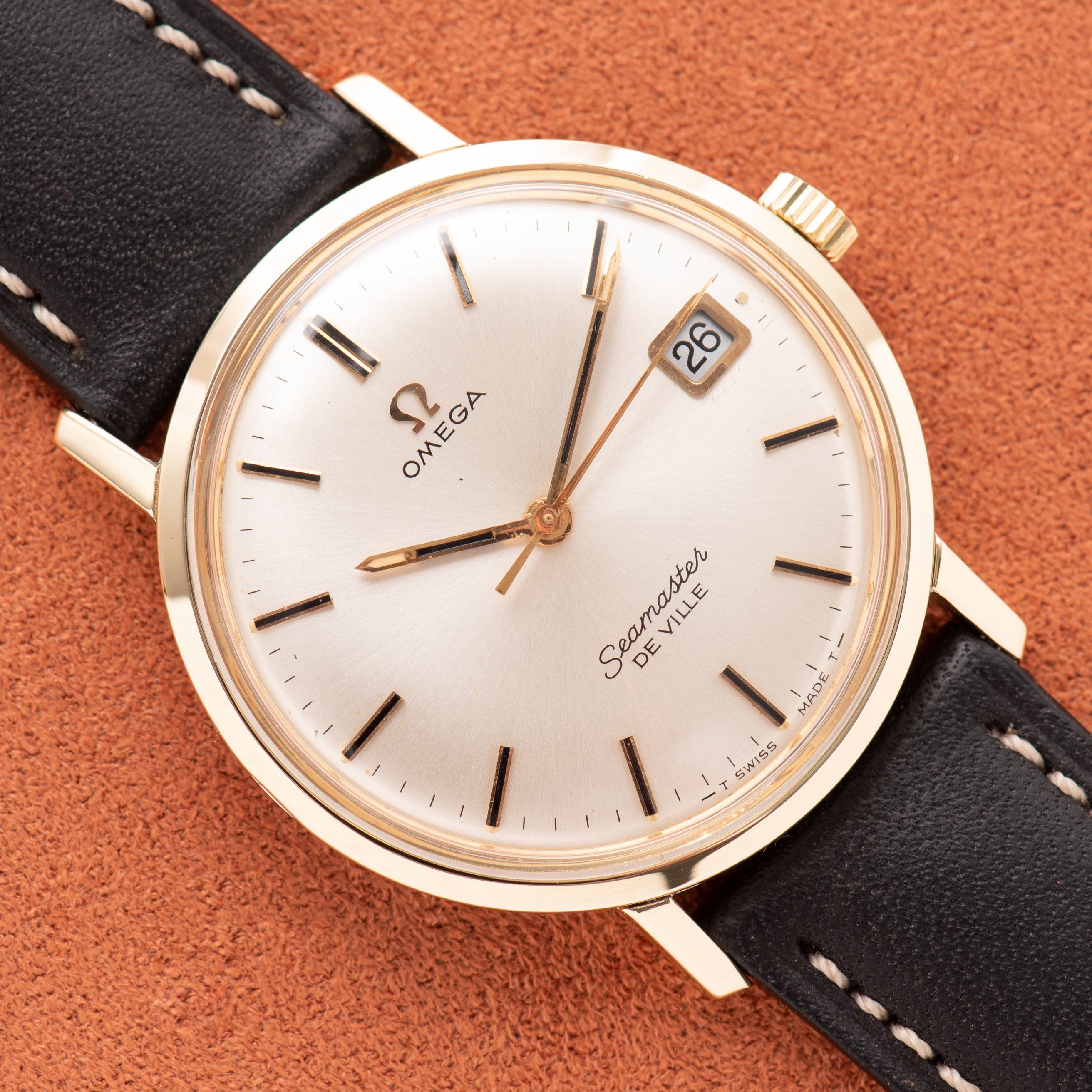 Zicht op Omega Seamaster De Ville Datum Gold/Staal Ref 136.020 vanaf 1972