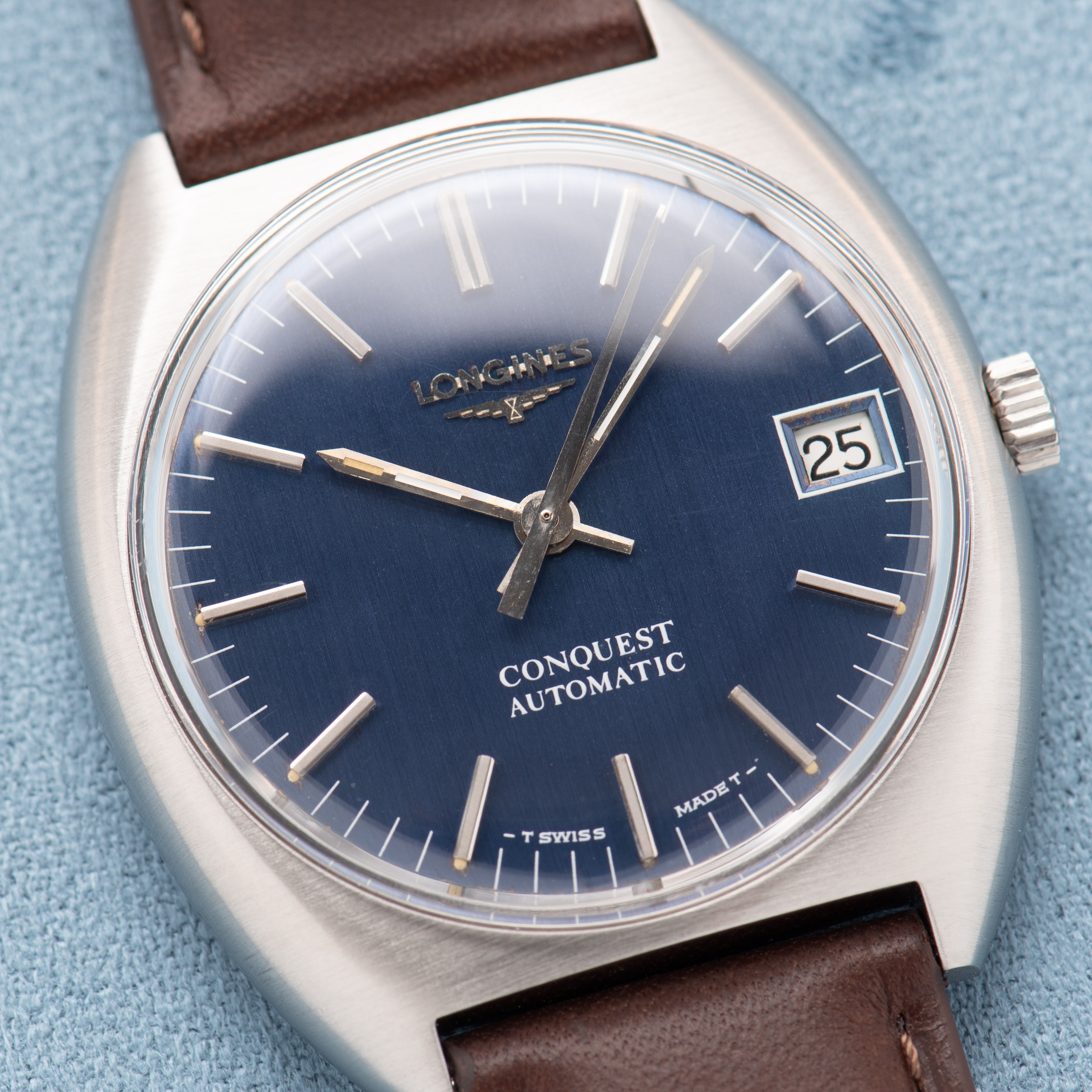Zicht op Longines Automatic Blue Dial Réf 1529 1 6651 from 1970
