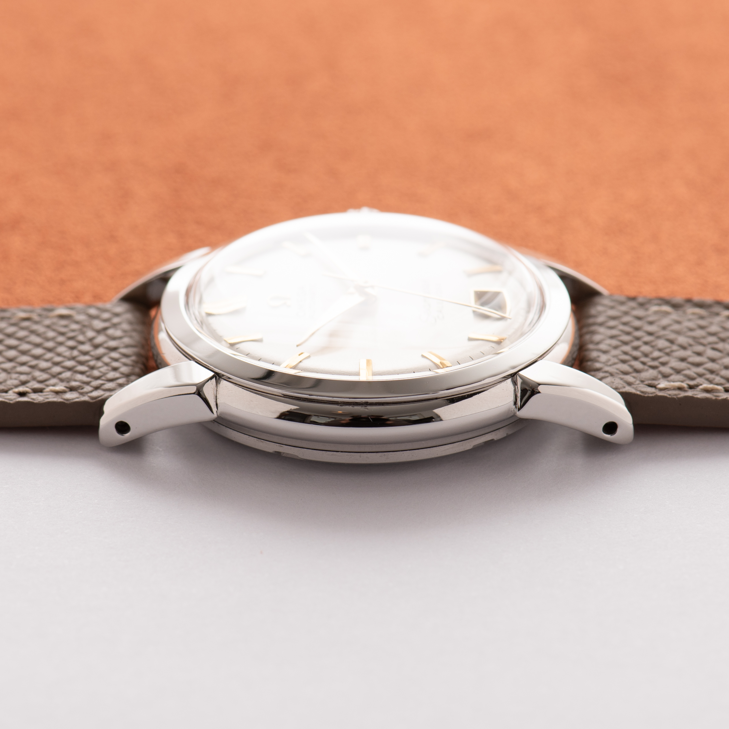 View of Omega Automatic Seamaster Calendar Ref 2627-5SC from 1954 with original box