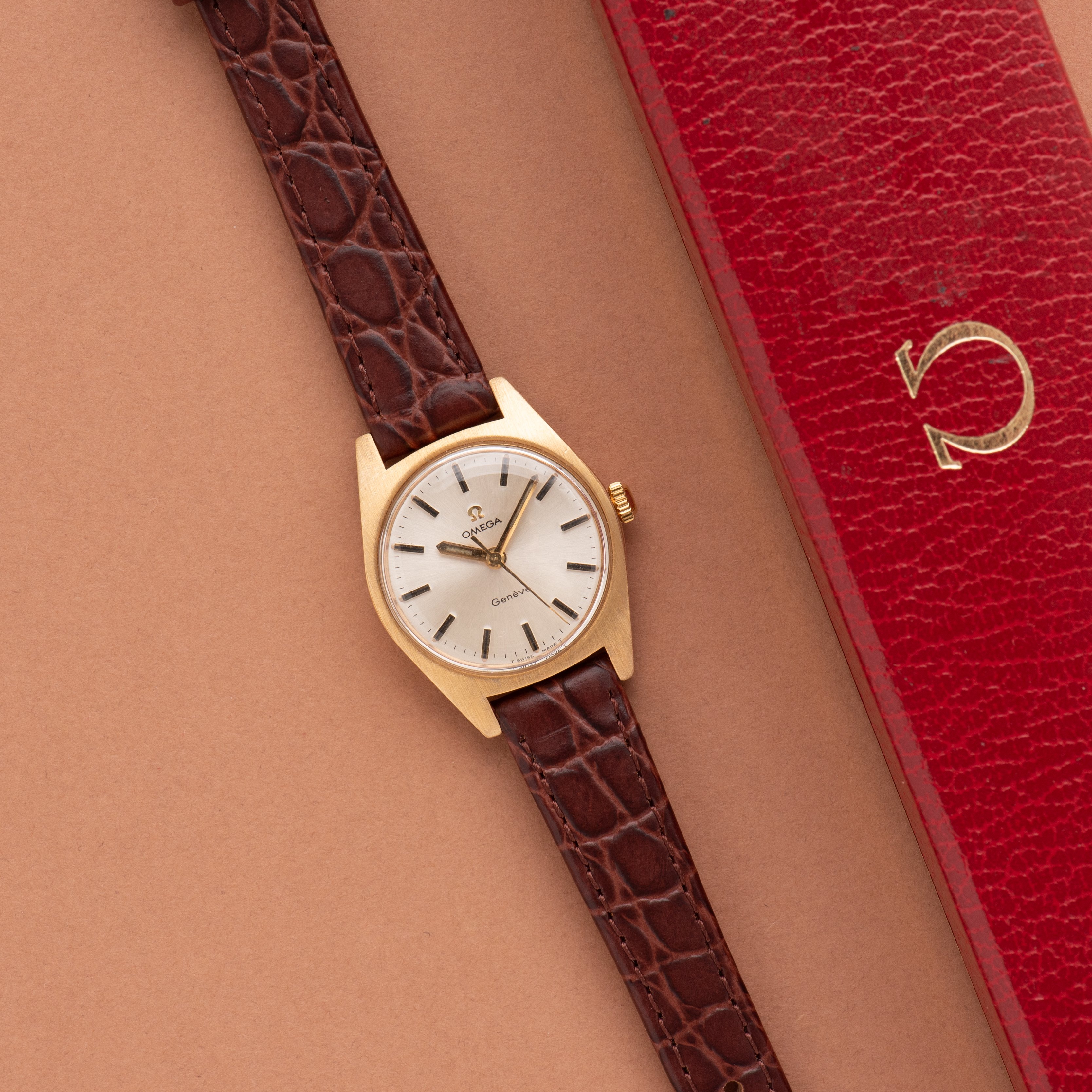 Zicht op Omega Geneve ref 535.014 cal 630 uit 1969 met doos