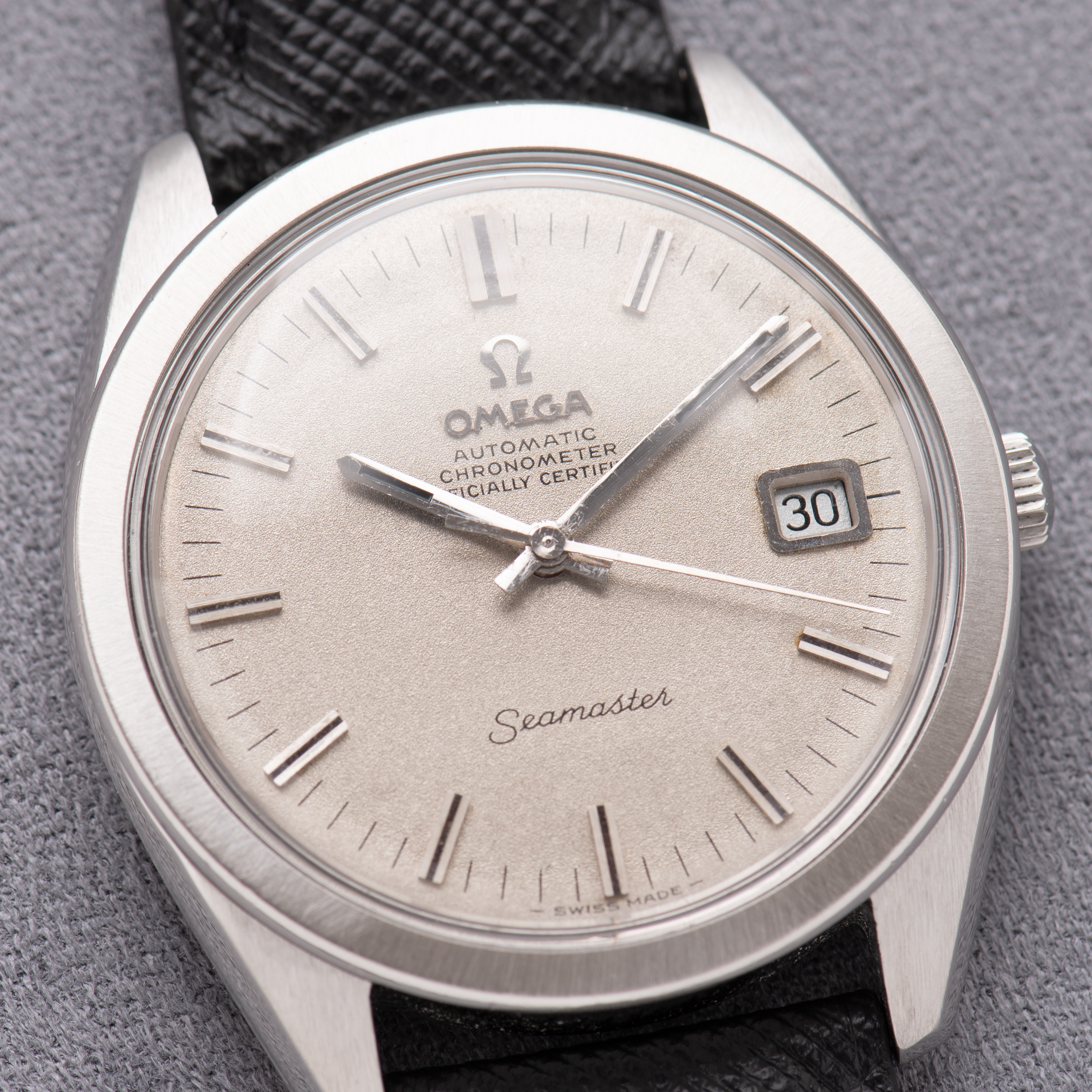 Zicht op Omega Automatic Chronometer Officialy Certified Seamaster ref 168.022/166.028