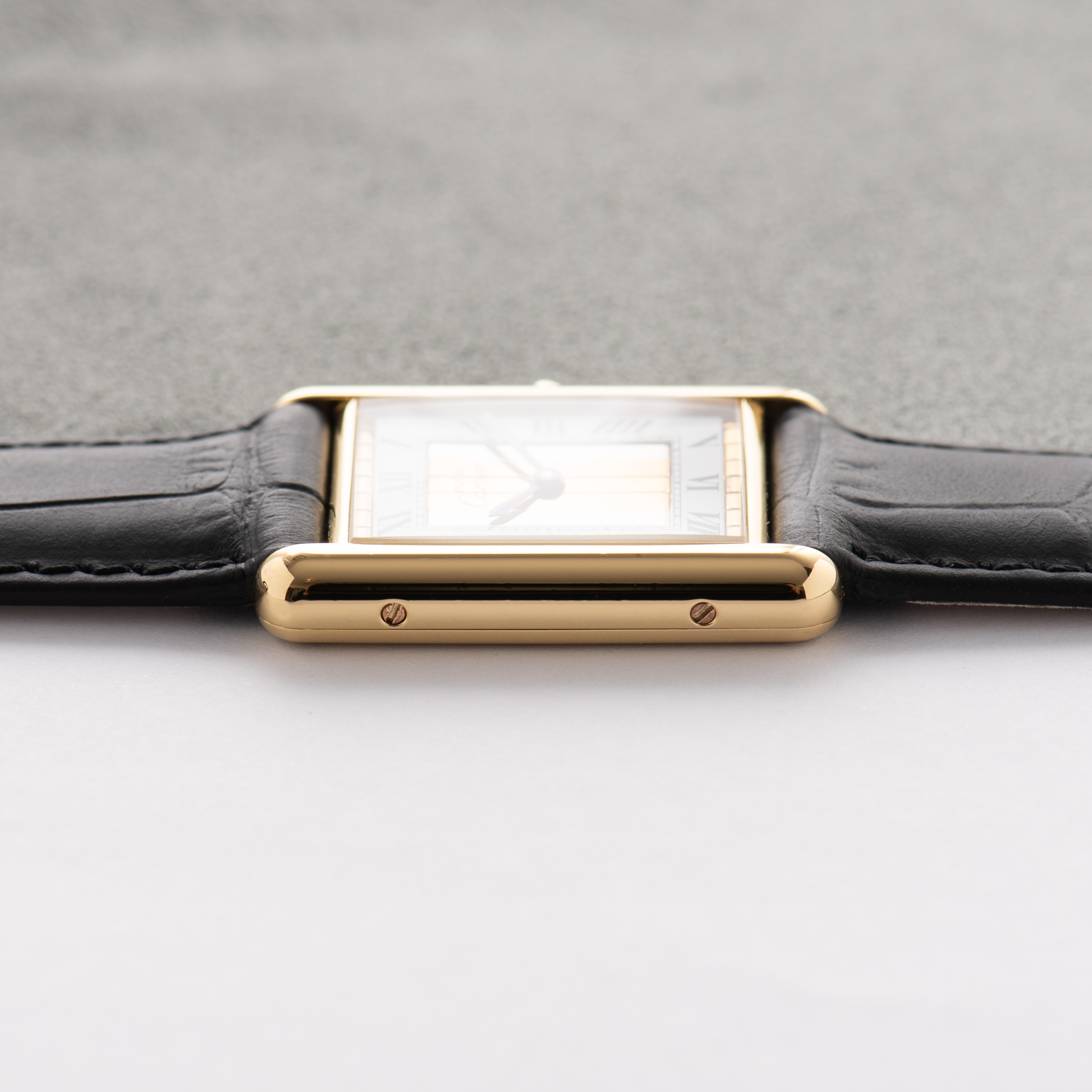 Vue de Cartier Tank De Must Vermeil GM Trinity dial from 1980-90