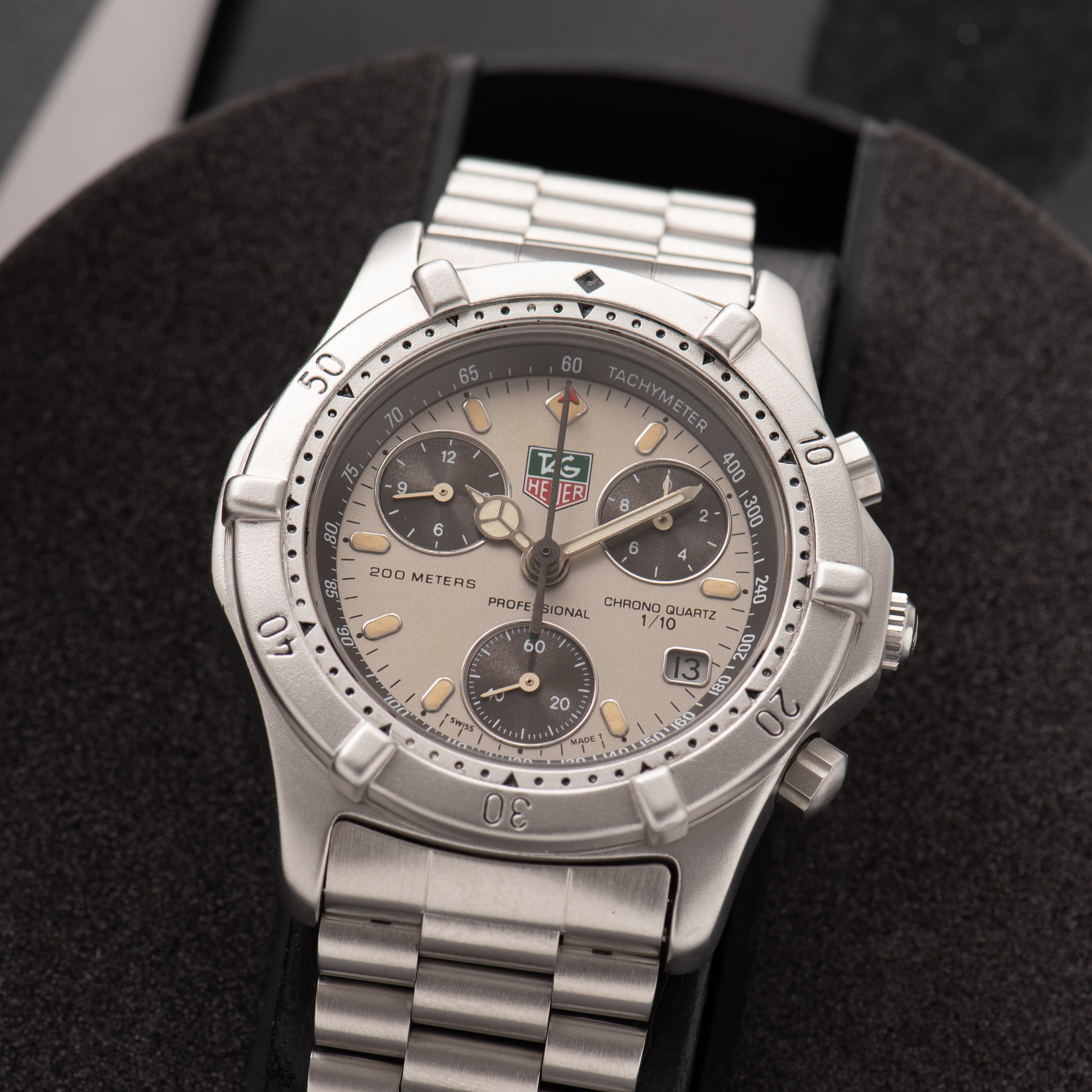 View of TAG Heuer Professional 200 meters Chrono Quartz Ref 560.260M Full Set from 1993